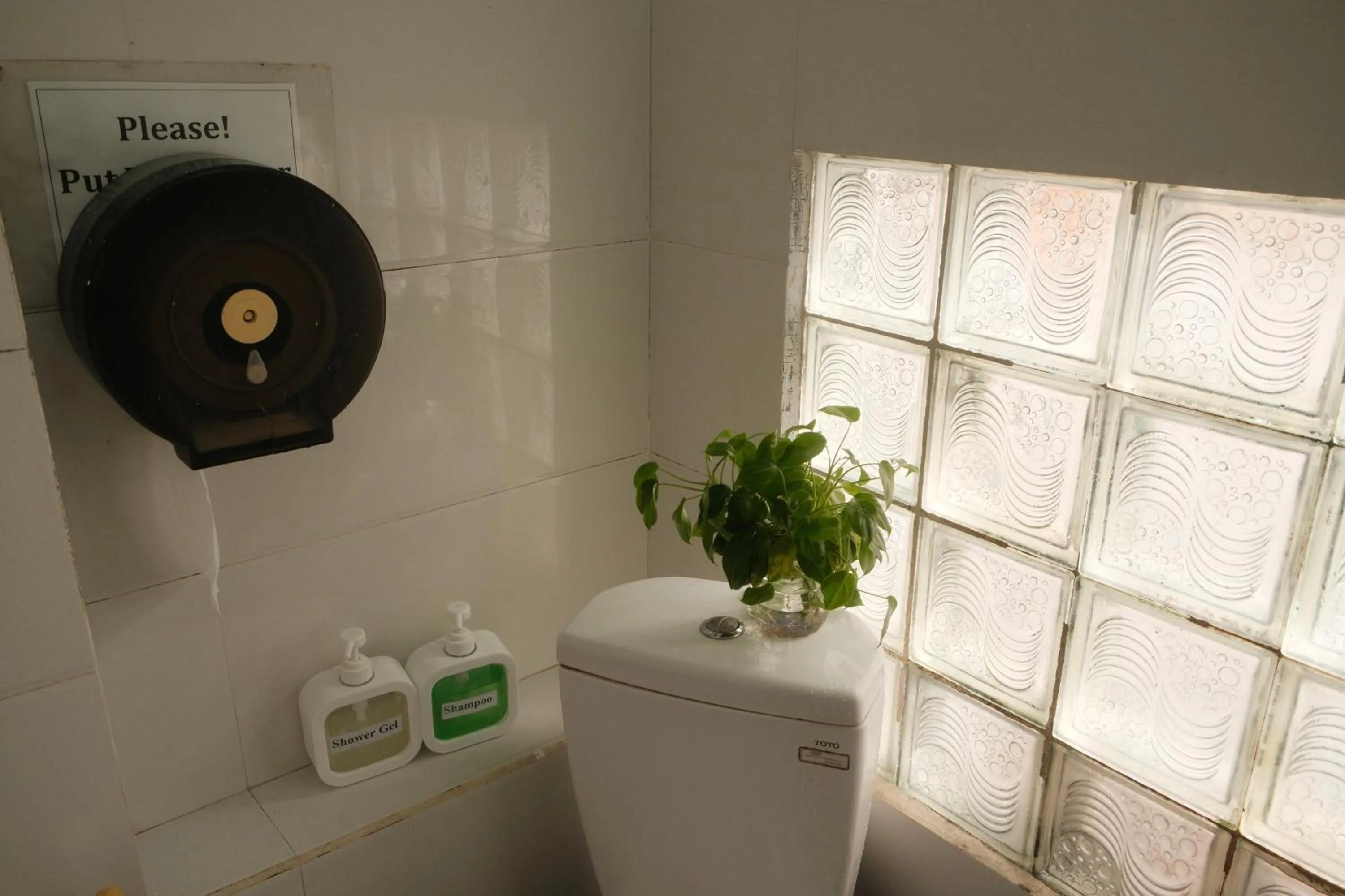 Toilet in Sakura Hostel Saigon