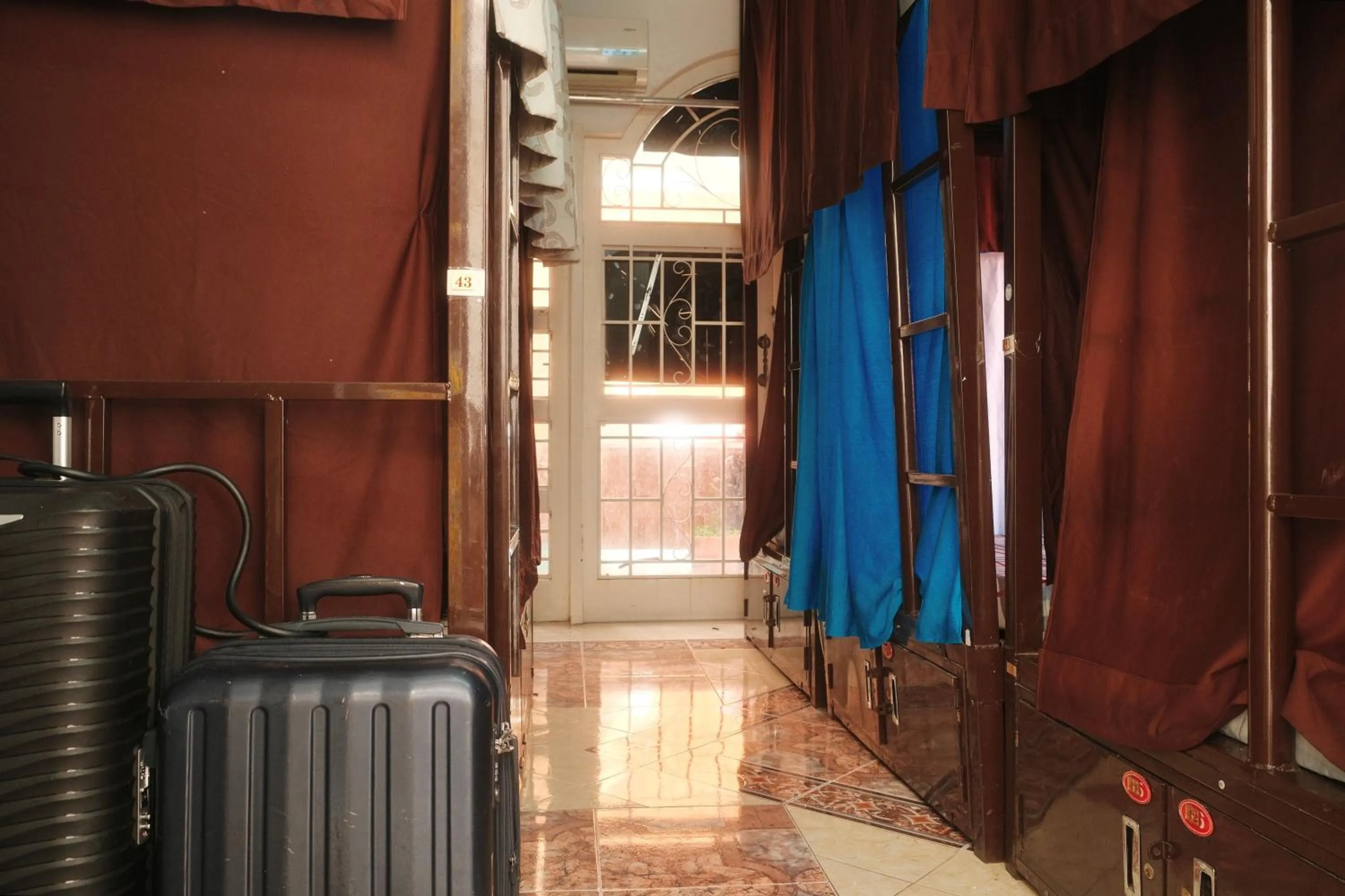 bunk bed in Sakura Hostel Saigon