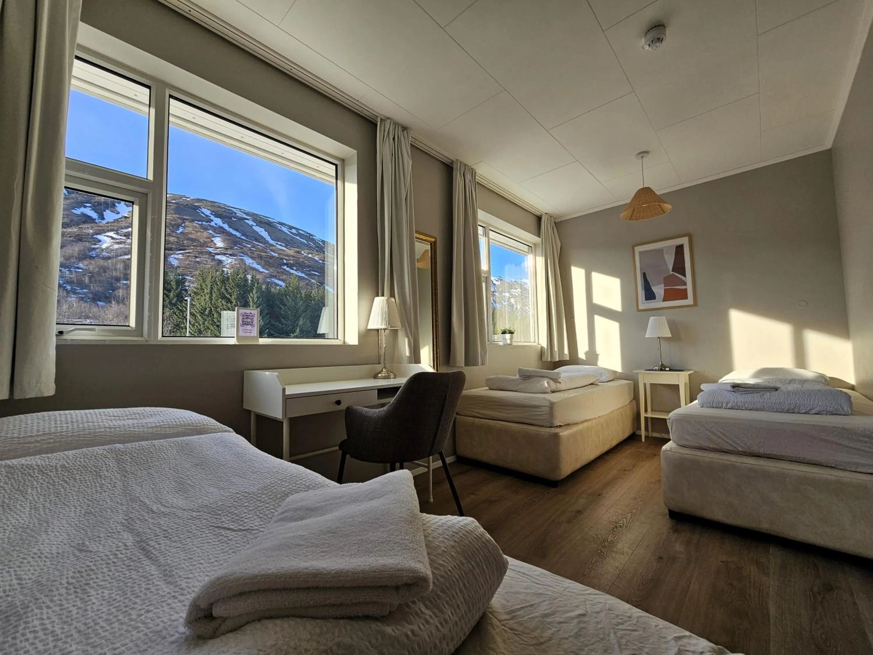 Photo of the whole room, Bed in Hótel Laugarvatn