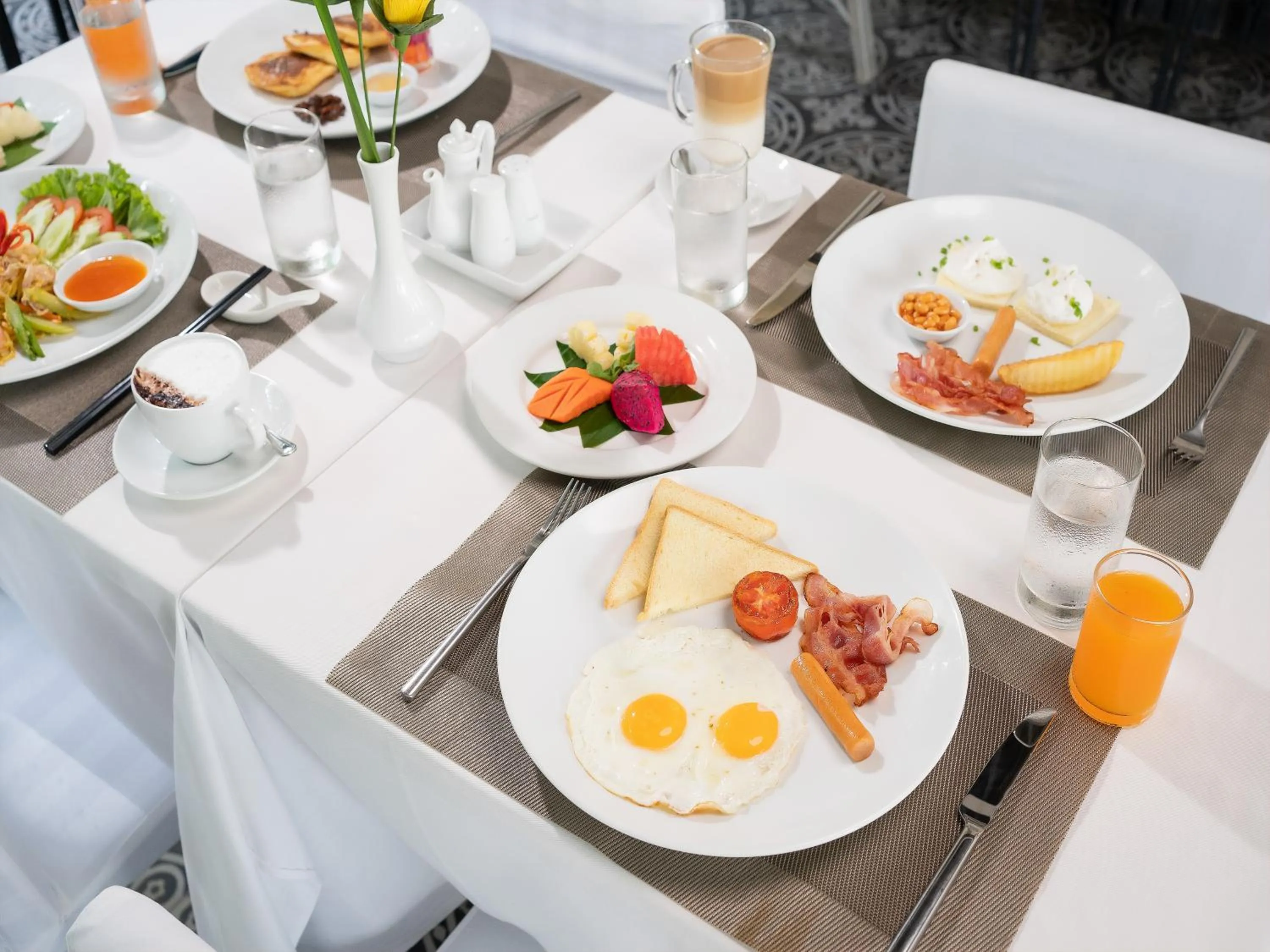 Restaurant/places to eat in Tunnel Urban Retreat