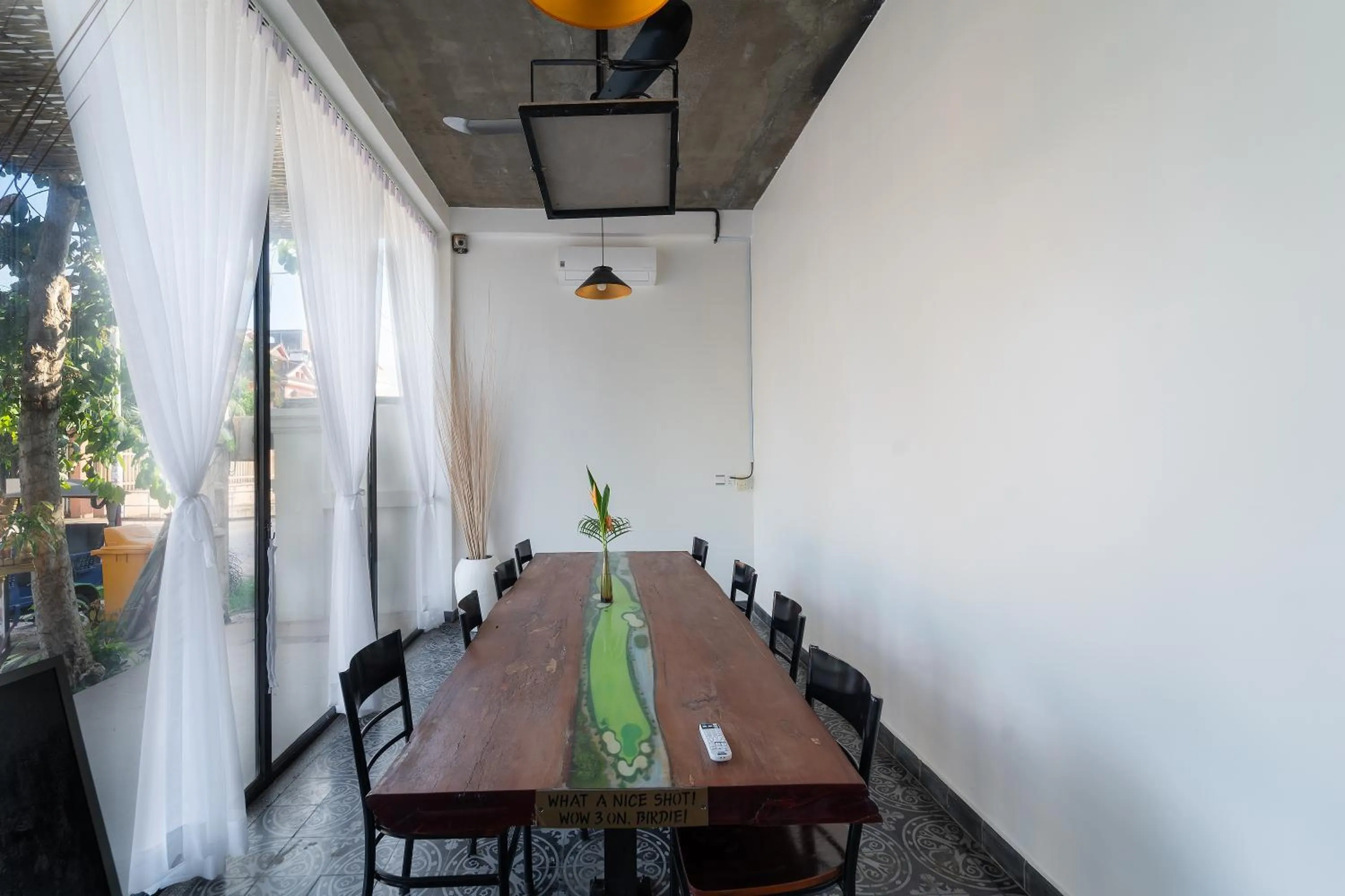 Seating area in Tunnel Urban Retreat