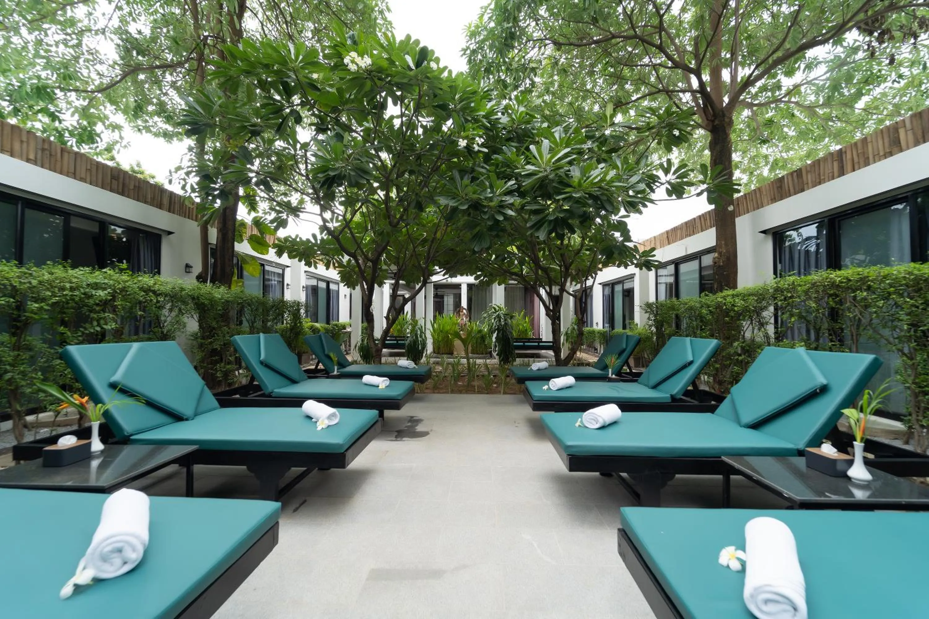 Day in Tunnel Urban Retreat