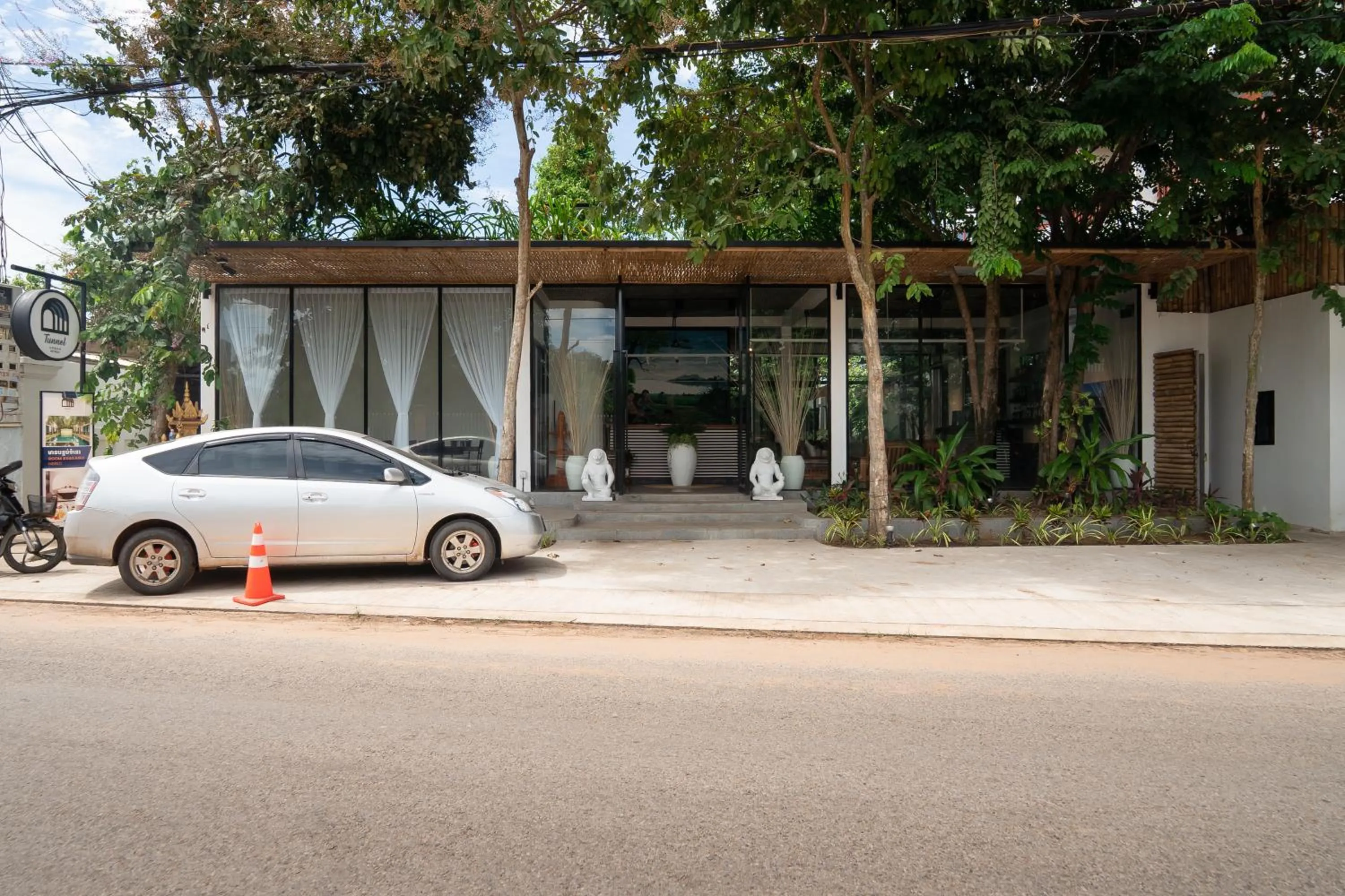Property building in Tunnel Urban Retreat