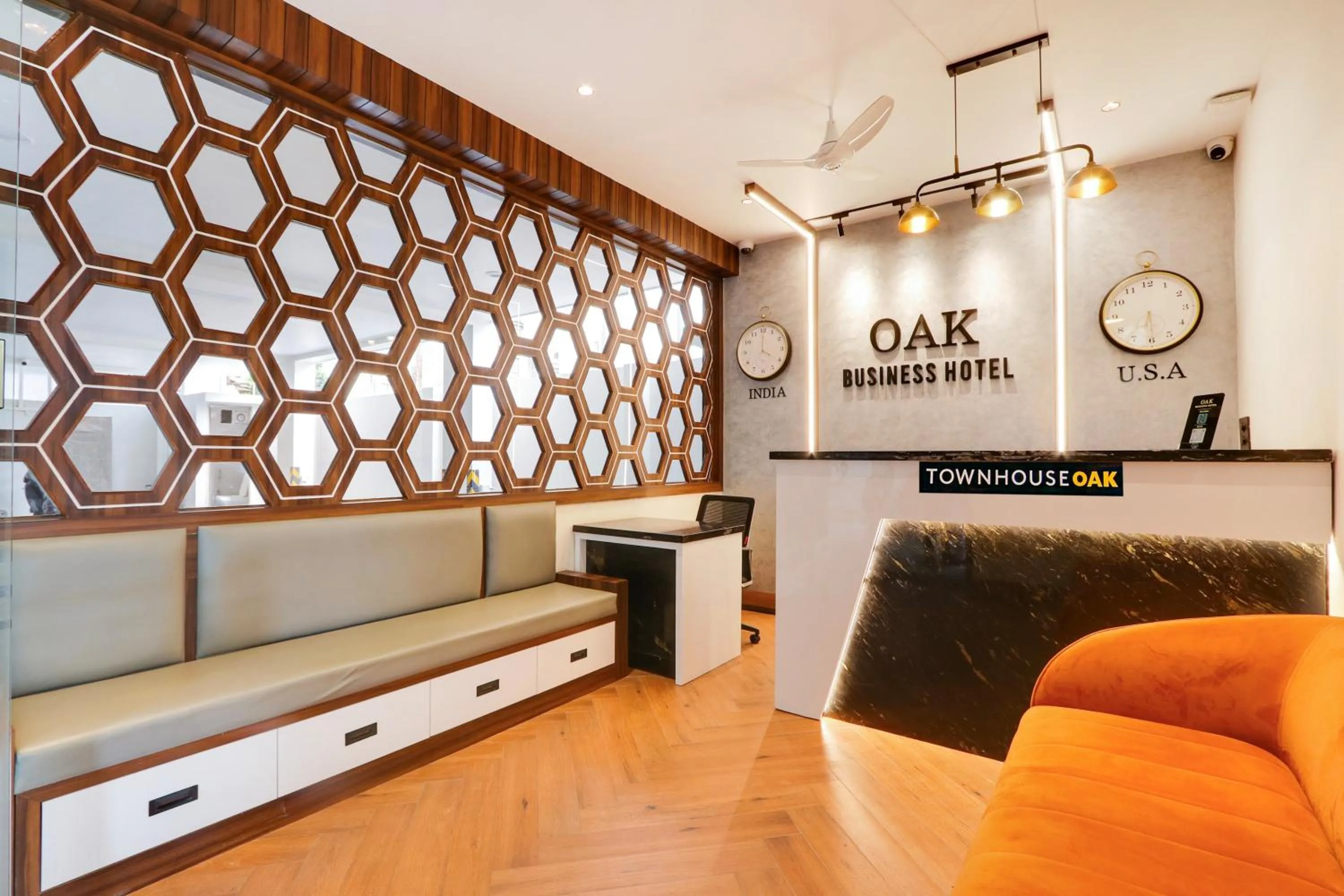 Lobby or reception in Townhouse OAK INDIGO BUSINESS HOTELS