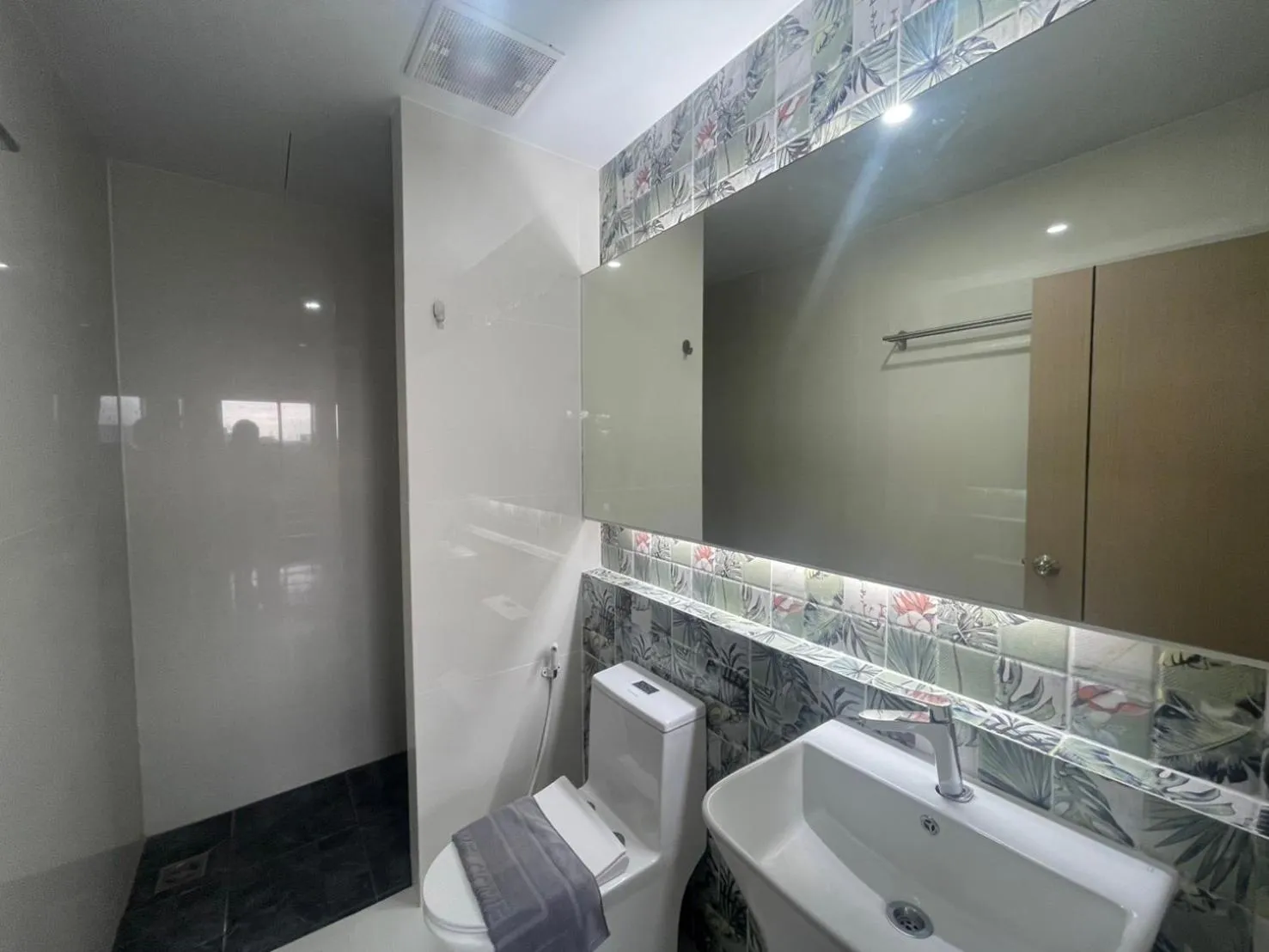 Shower in Bangkok Mystay Hotel Rangsit