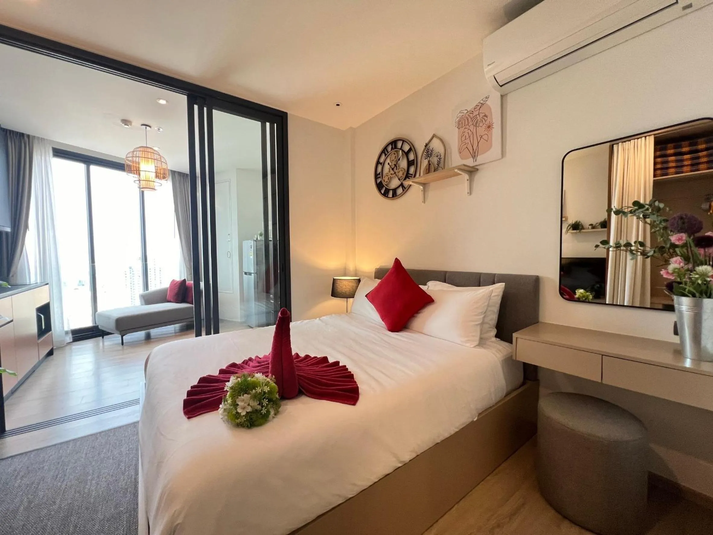 Bed in Edge Central Pattaya by Mickey