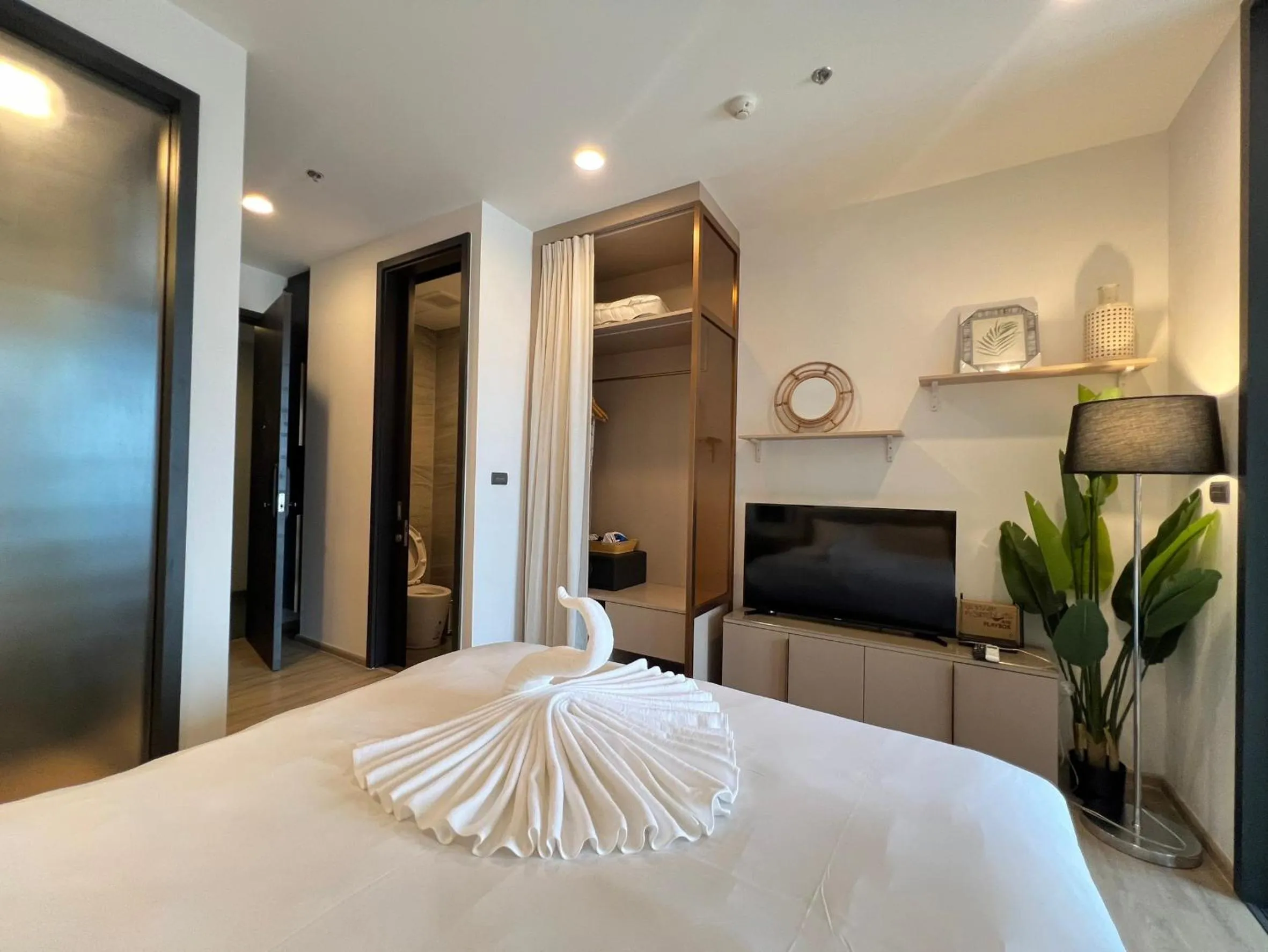 Bed in Edge Central Pattaya by Mickey