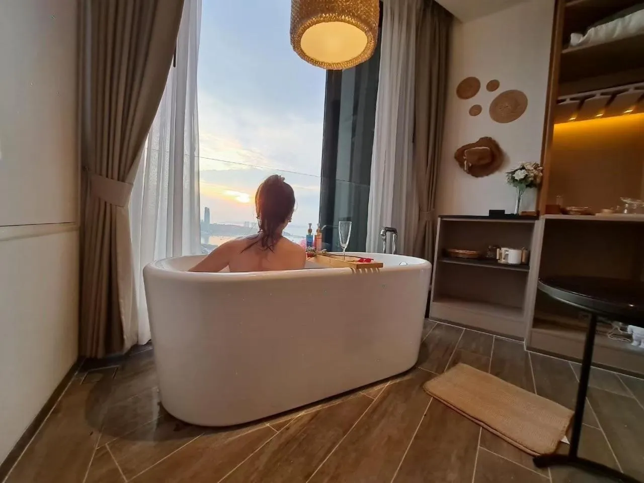 People in Edge Central Pattaya by Mickey