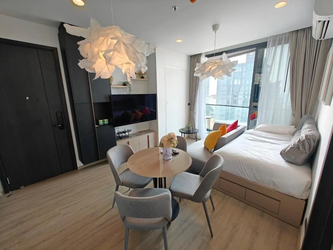 TV and multimedia, Bed in Edge Central Pattaya by Mickey