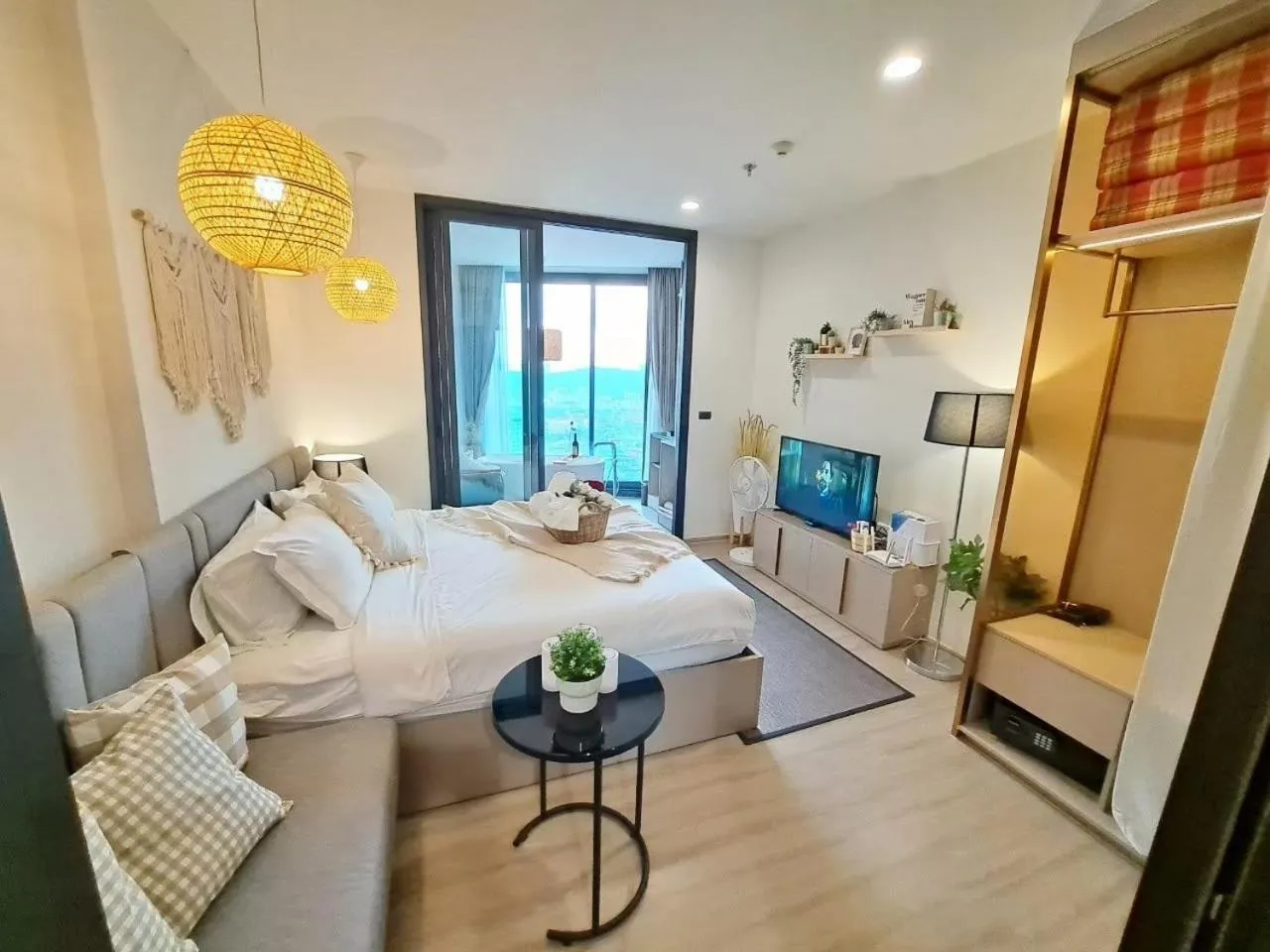 Bed in Edge Central Pattaya by Mickey