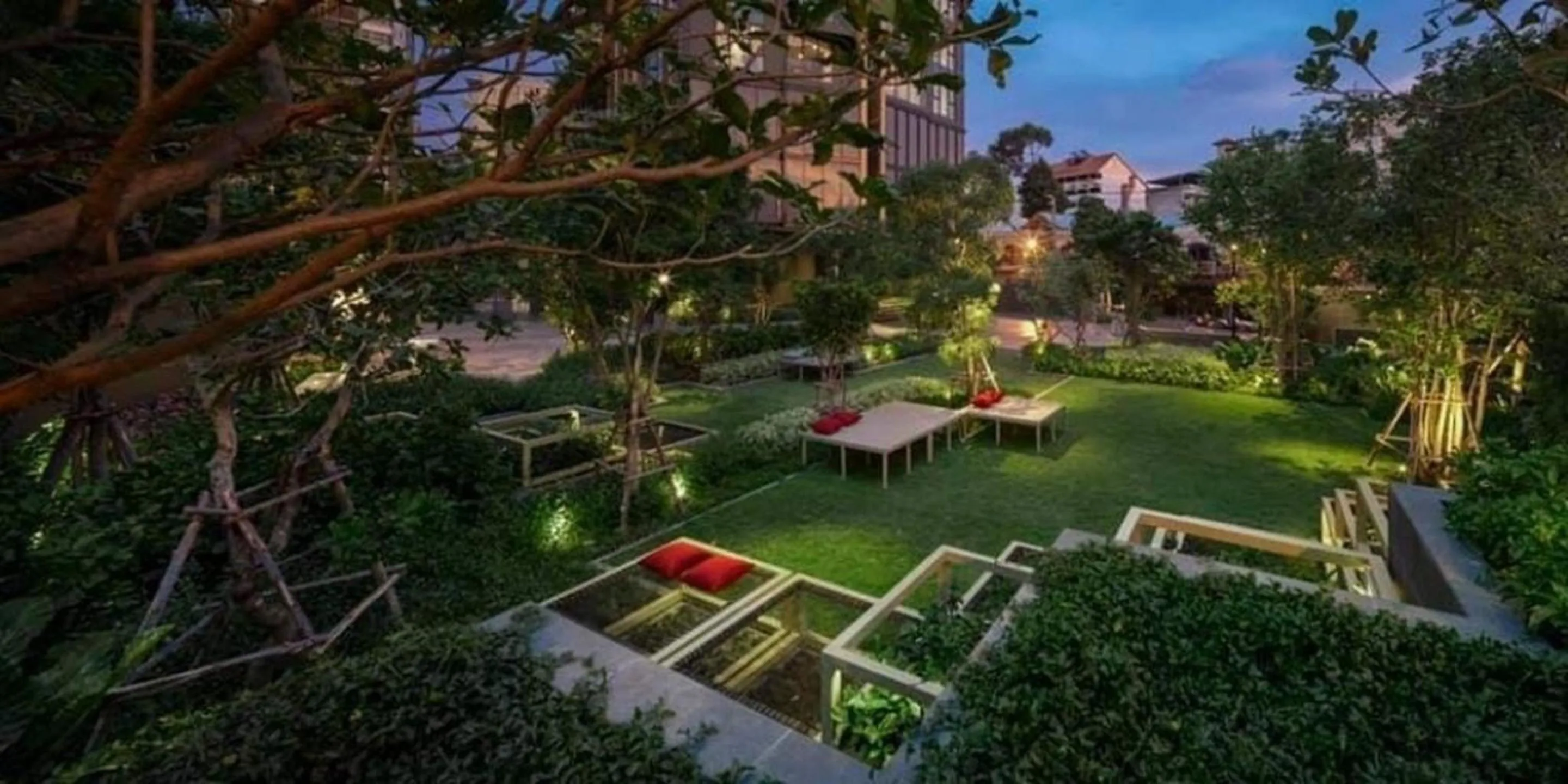 Property building in Edge Central Pattaya by Mickey