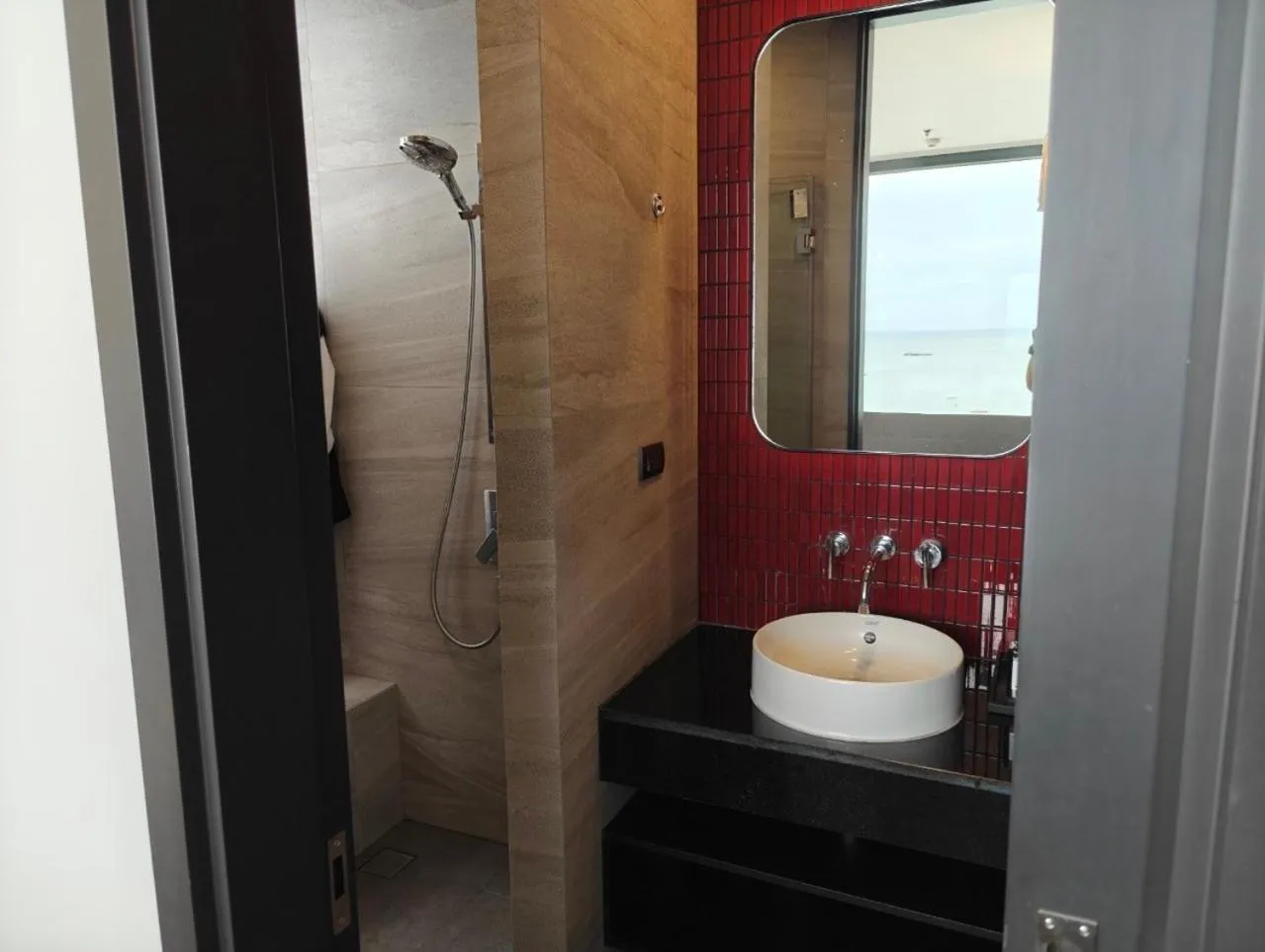 Edge Central Pattaya by Mickey