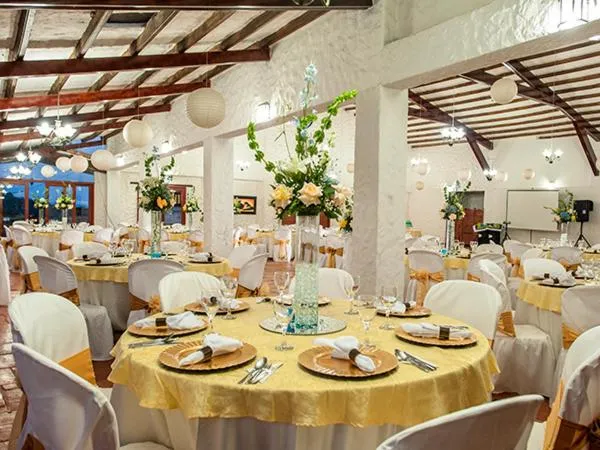 Restaurant/places to eat in San Agustin Internacional Hotel