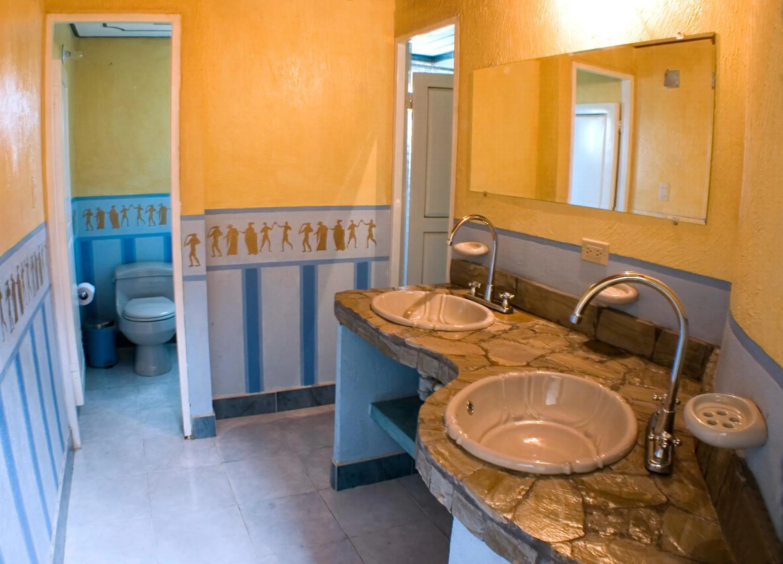Bathroom in San Agustin Internacional Hotel