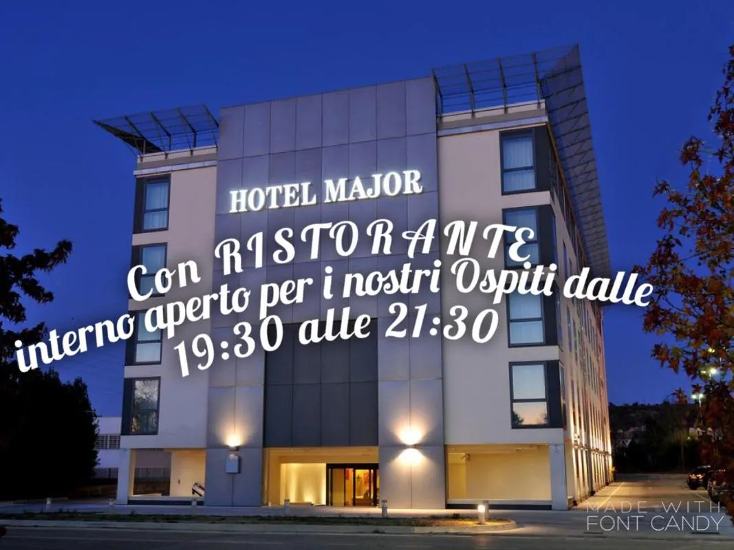 Text overlay in Hotel Major