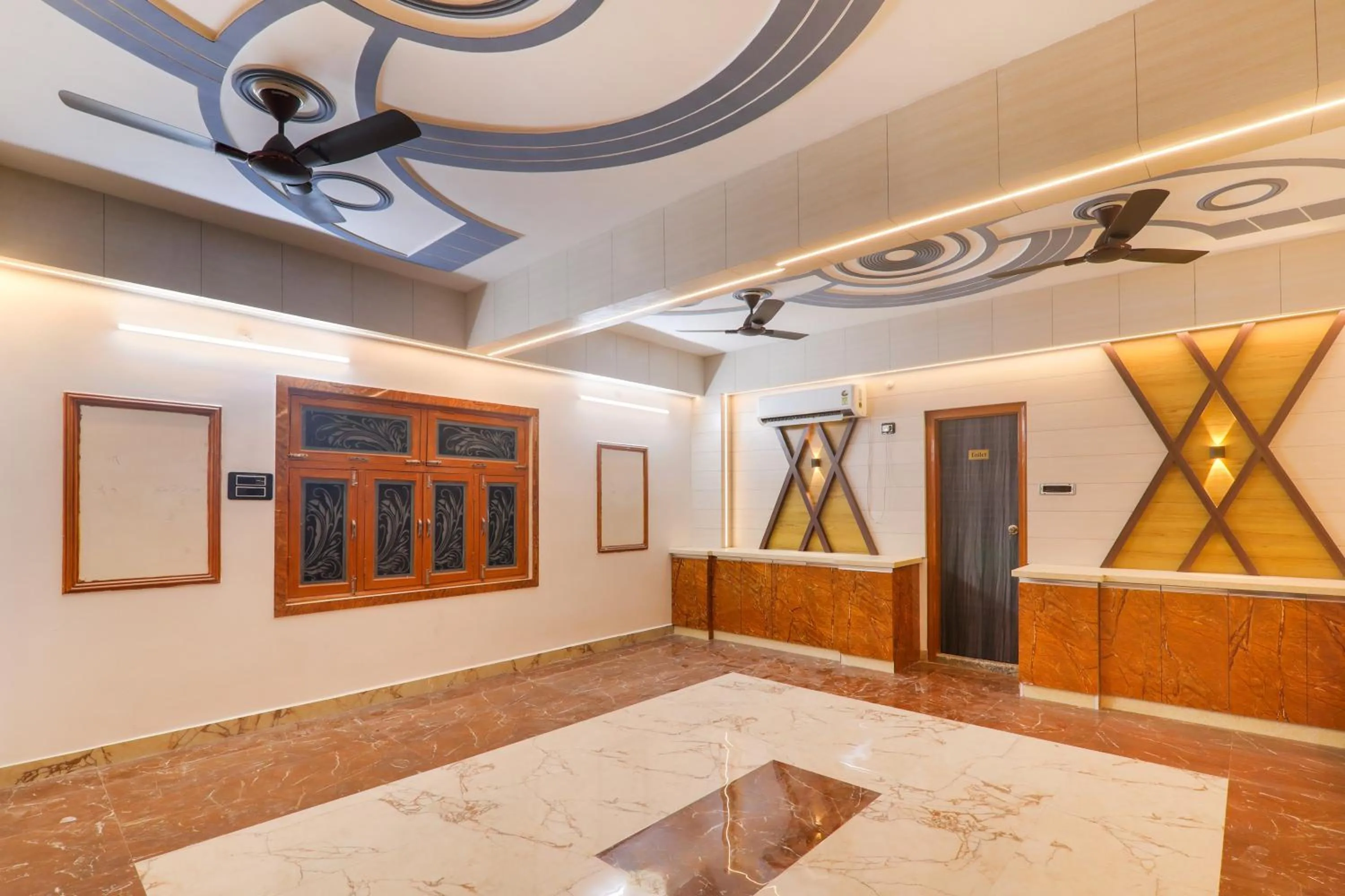 Restaurant/places to eat in Hotel O Pragati Guest house