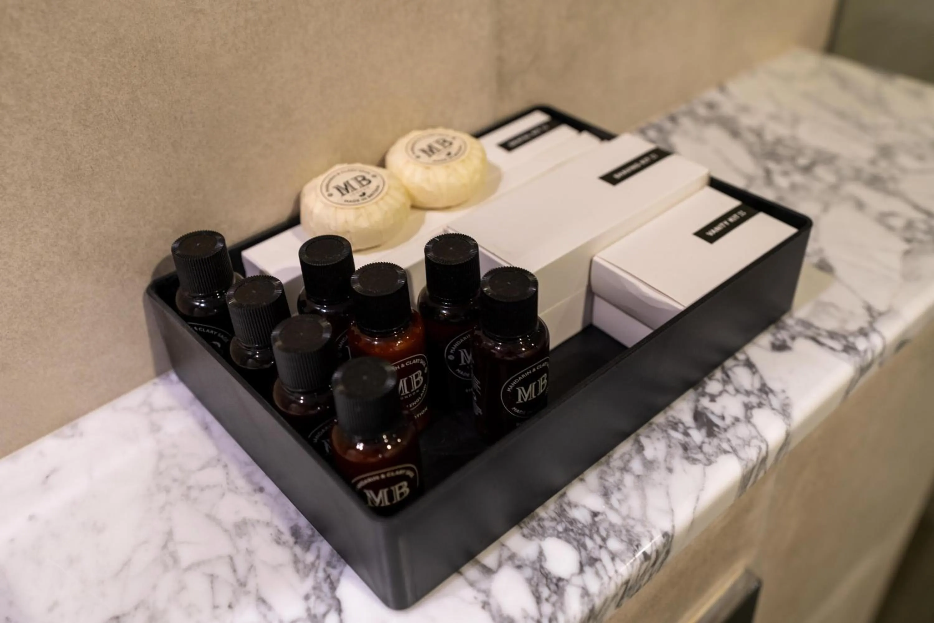 Lux BnB Aykon Tower I Skyline Canal Views