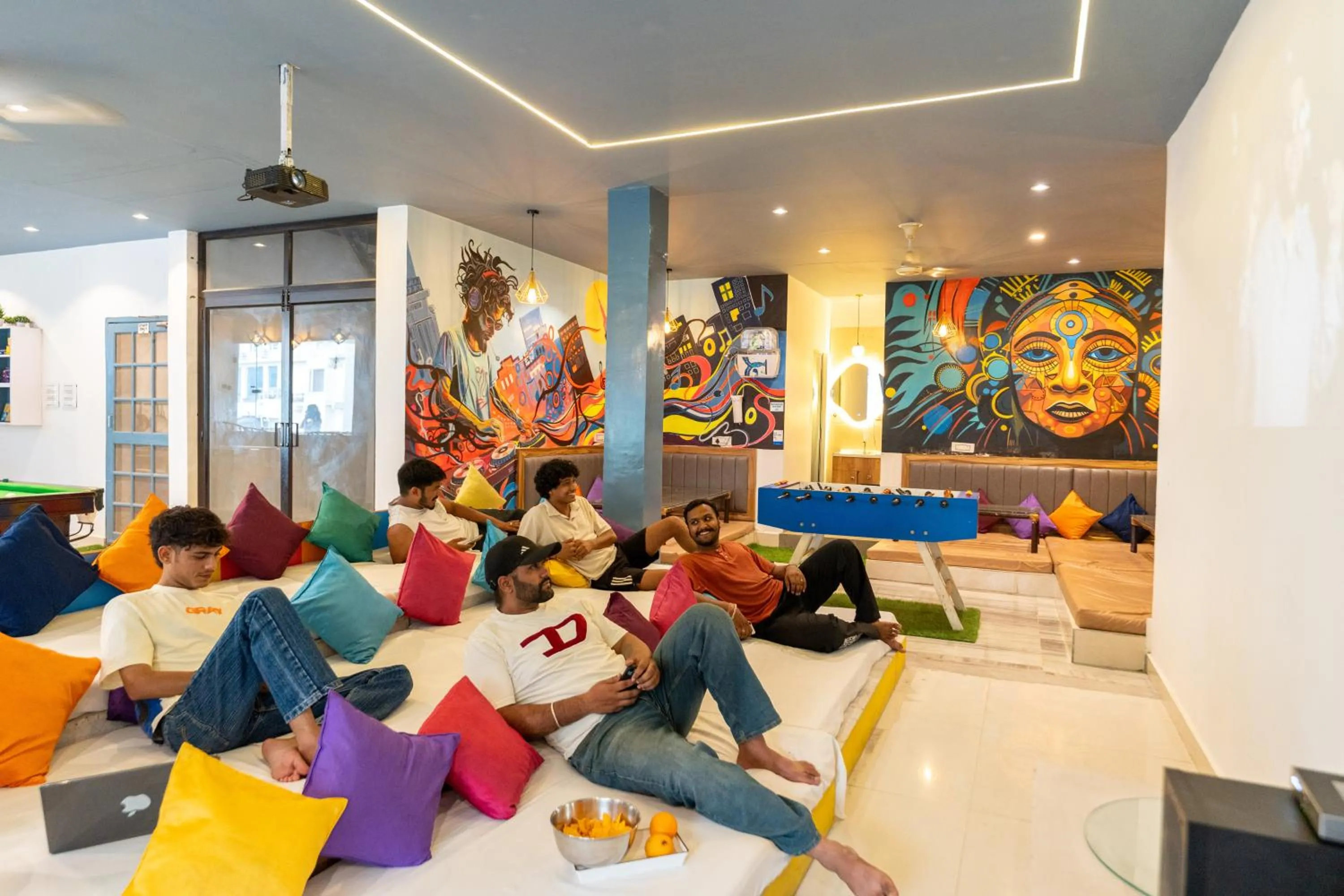 Communal lounge/ TV room in ZoukStayz