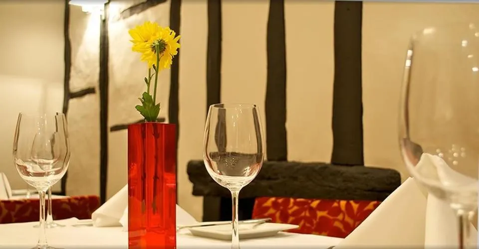 Restaurant/places to eat in The Tudor Hotel