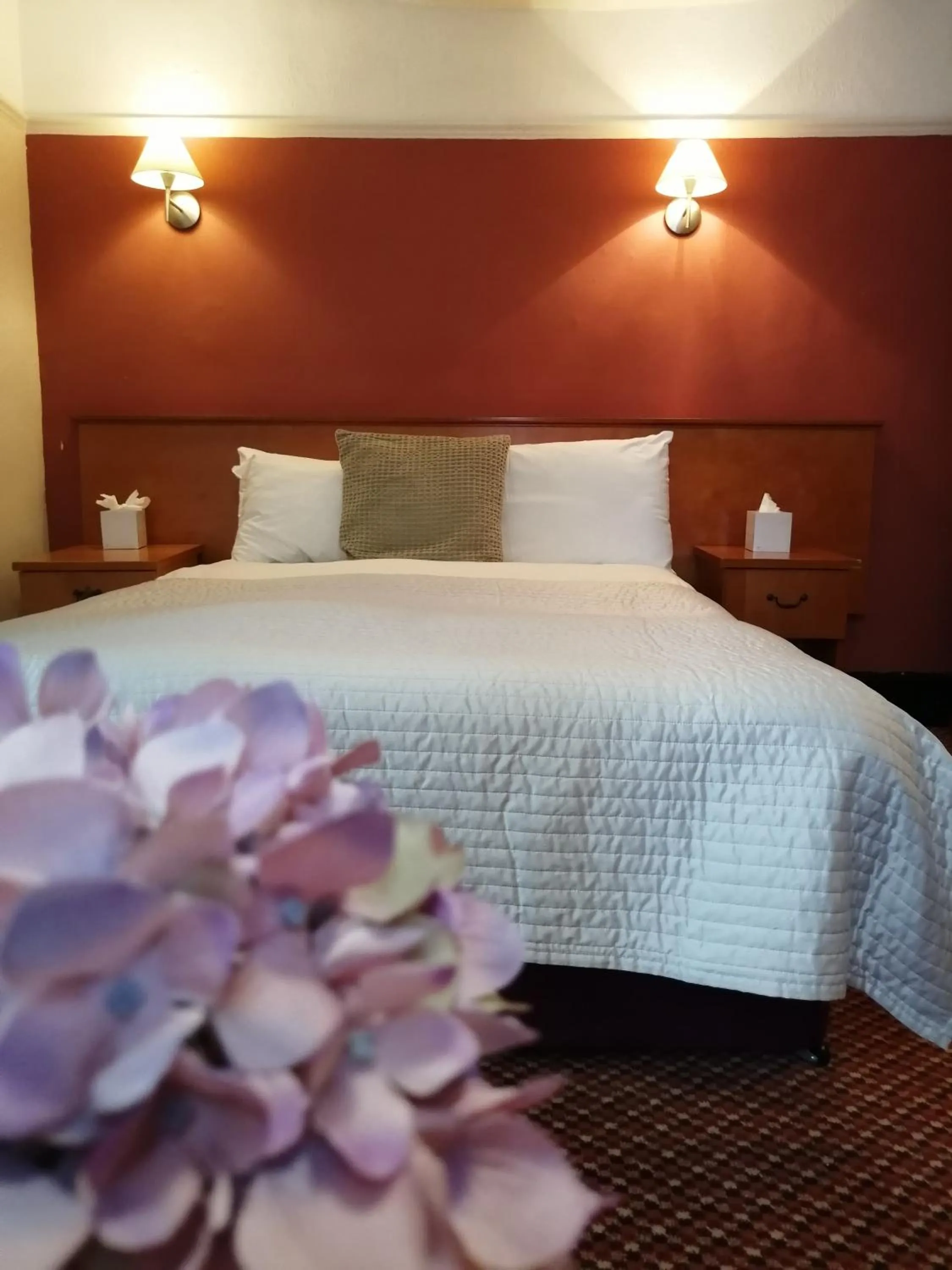 Bed in The Tudor Hotel