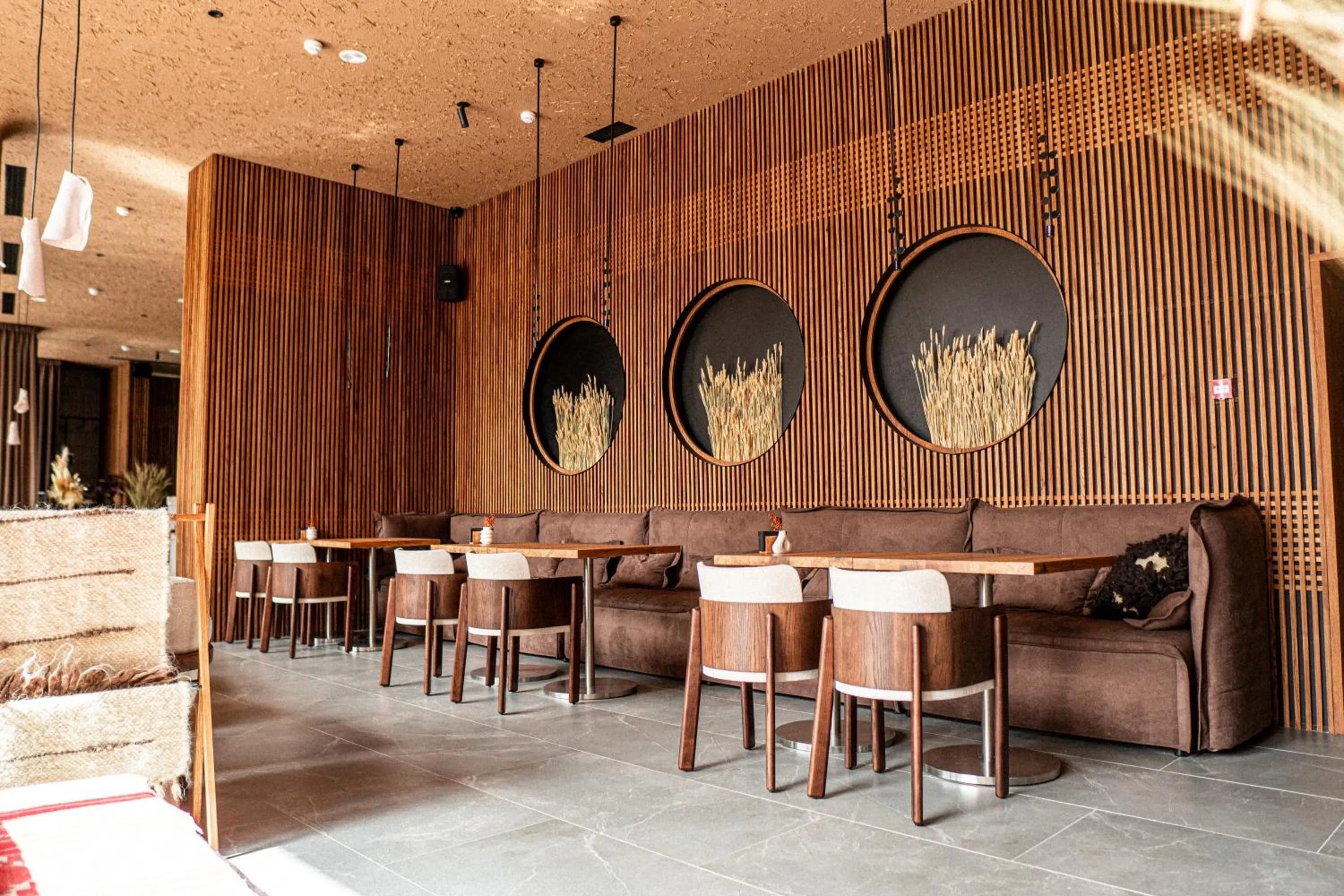 Restaurant/places to eat in LEV Lifestyle Hotel - Maestro