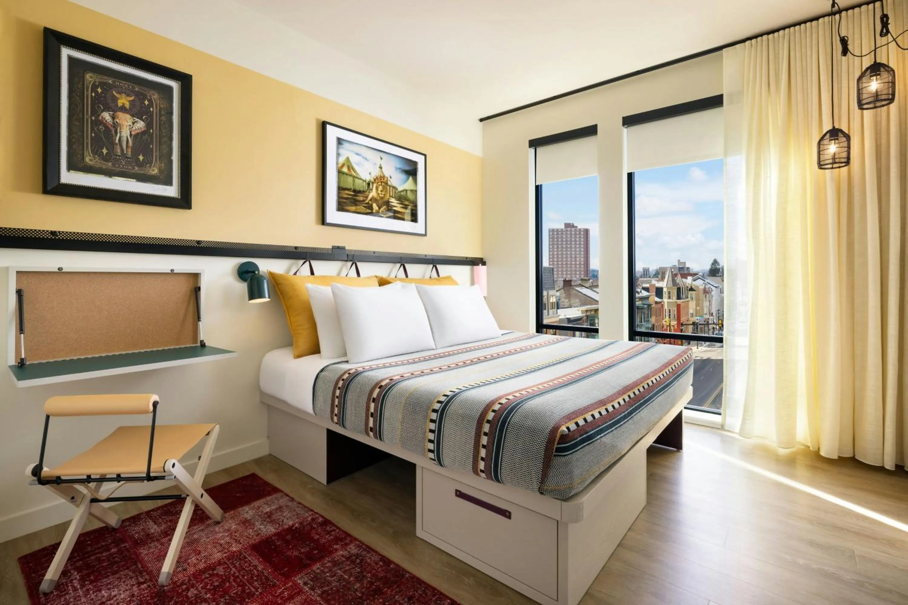 Photo of the whole room, Bed in Moxy Allentown Downtown