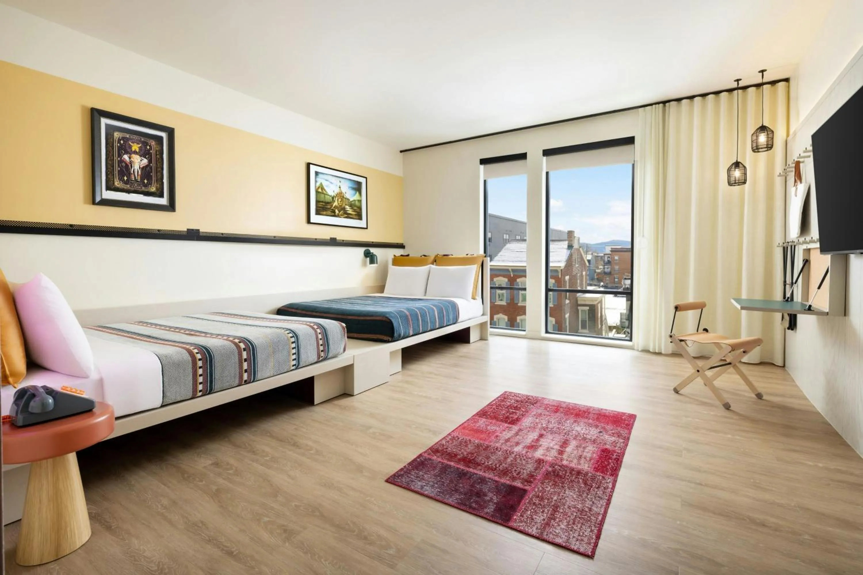 Photo of the whole room, Bed in Moxy Allentown Downtown