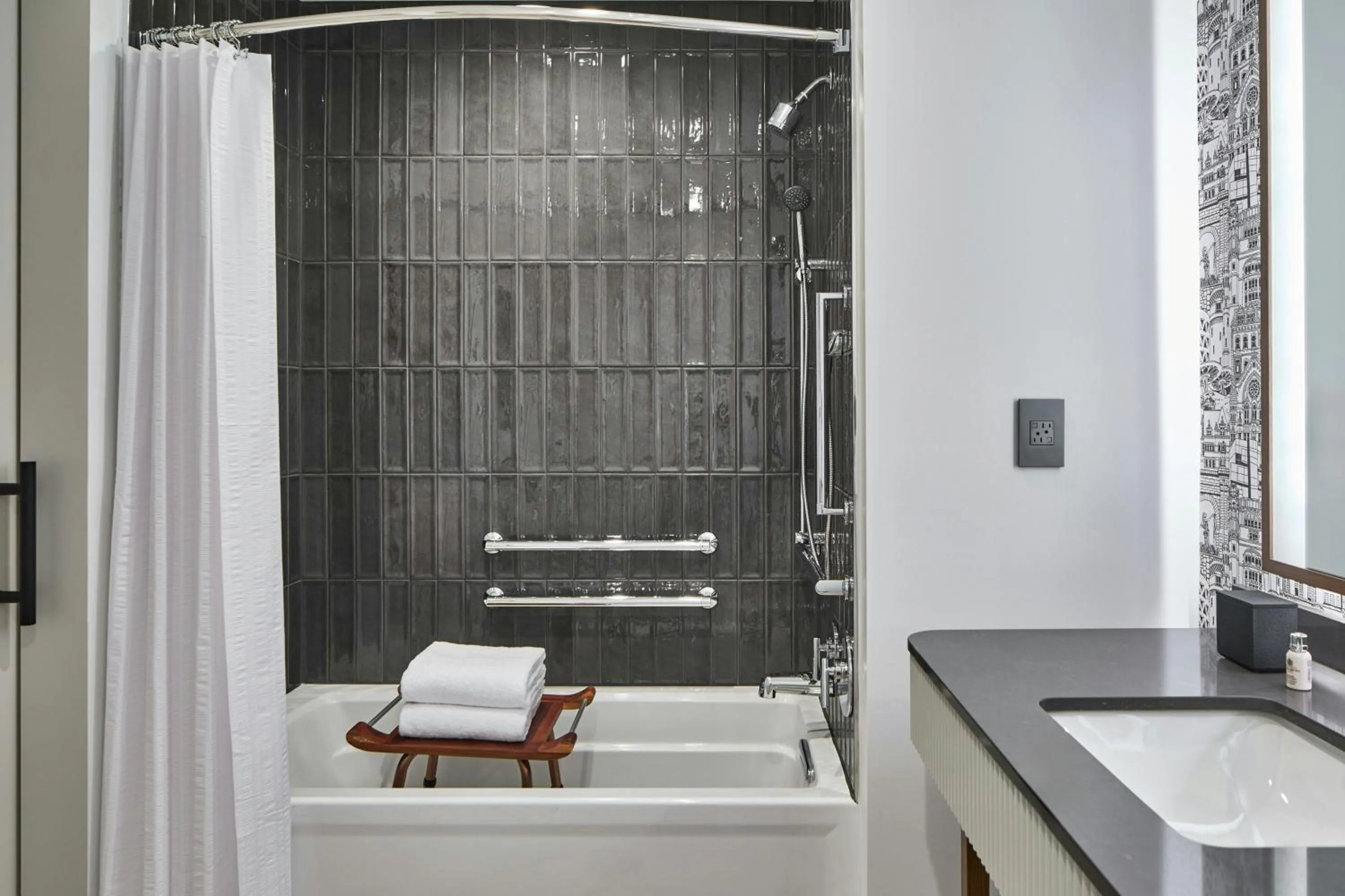 Bathroom in Hotel Celare, Cincinnati Midtown, a Tribute Portfolio Hotel