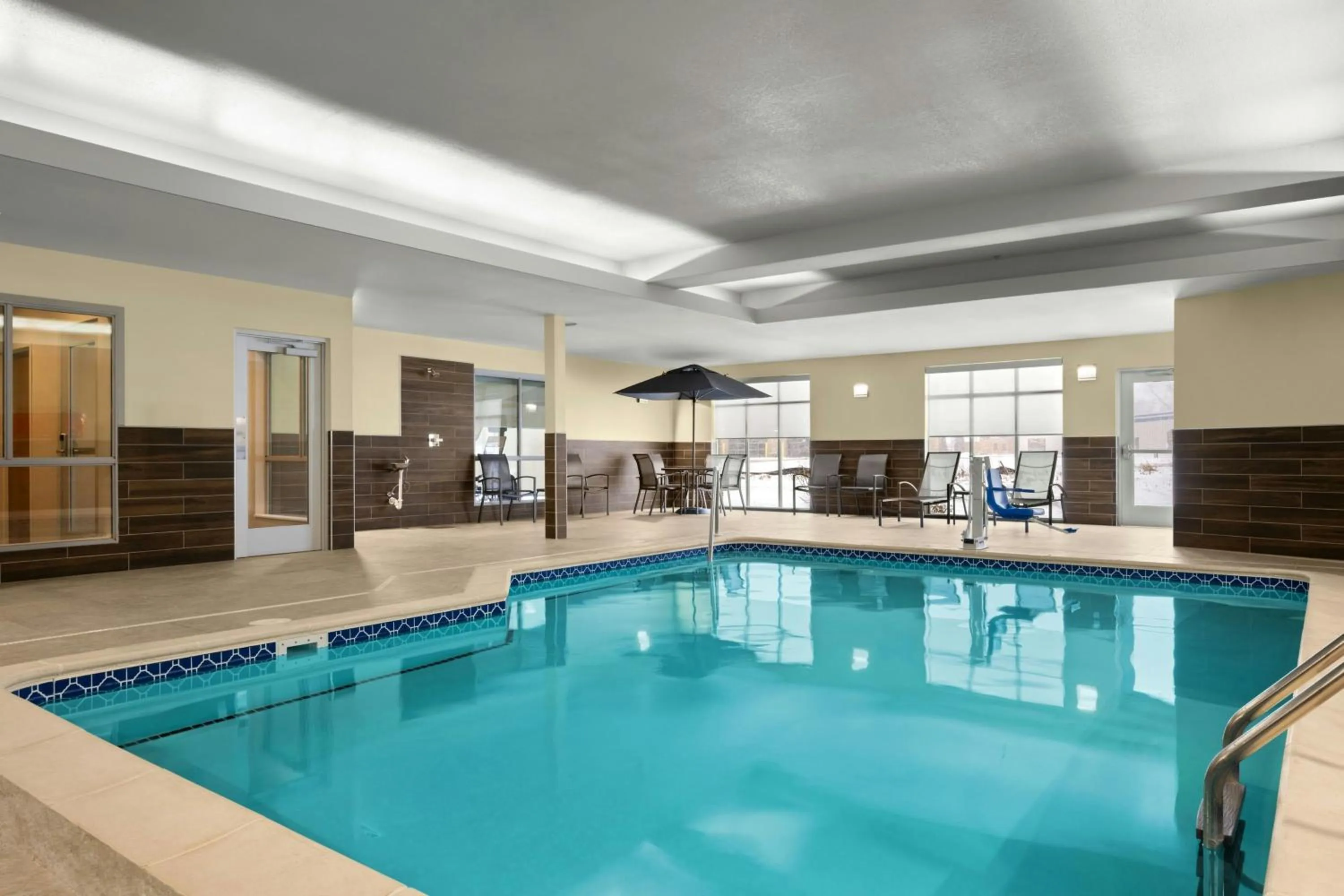 Swimming pool in Fairfield by Marriott Inn & Suites Kokomo