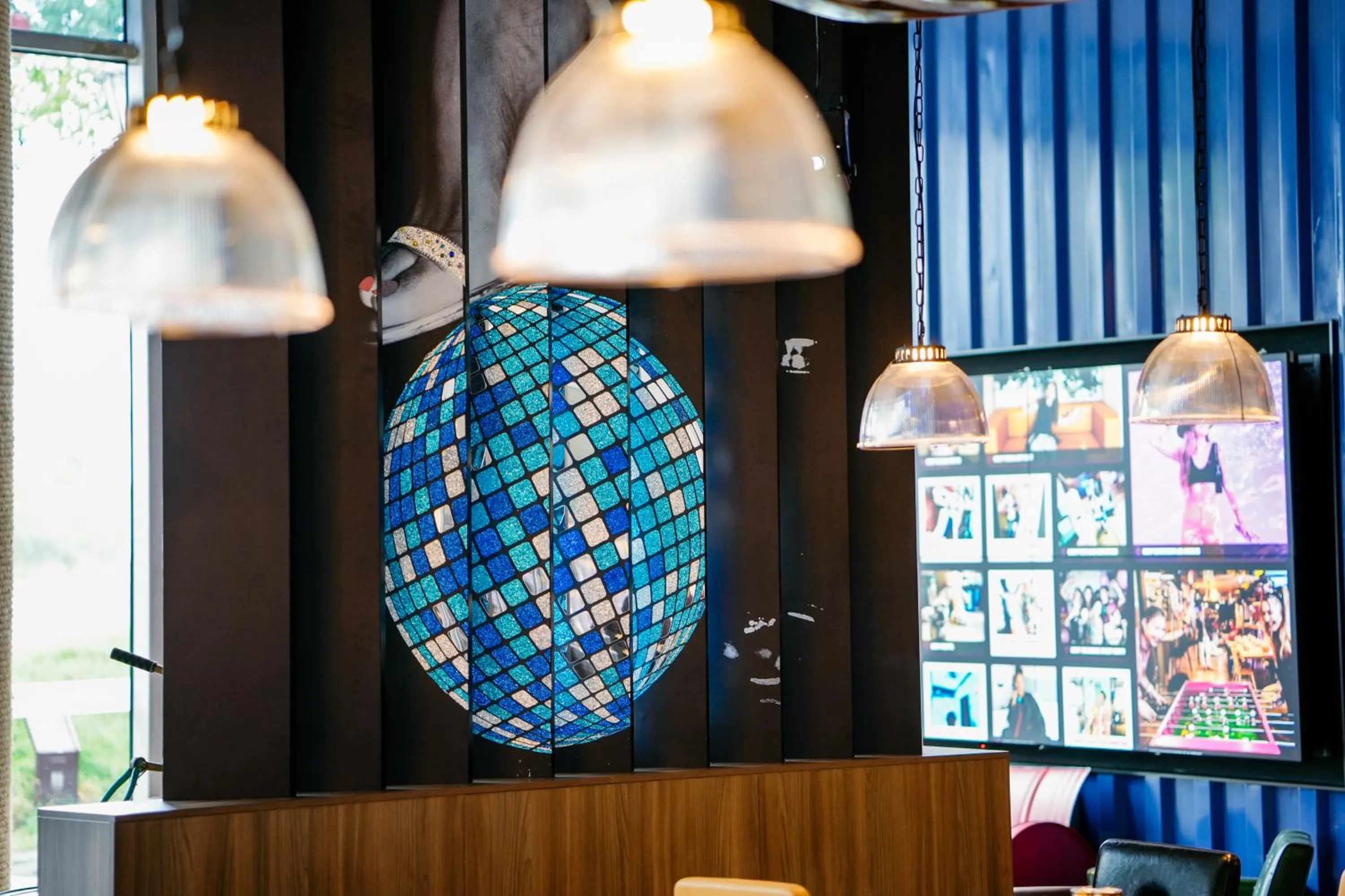 Lounge or bar in Moxy Ningbo Old Bund