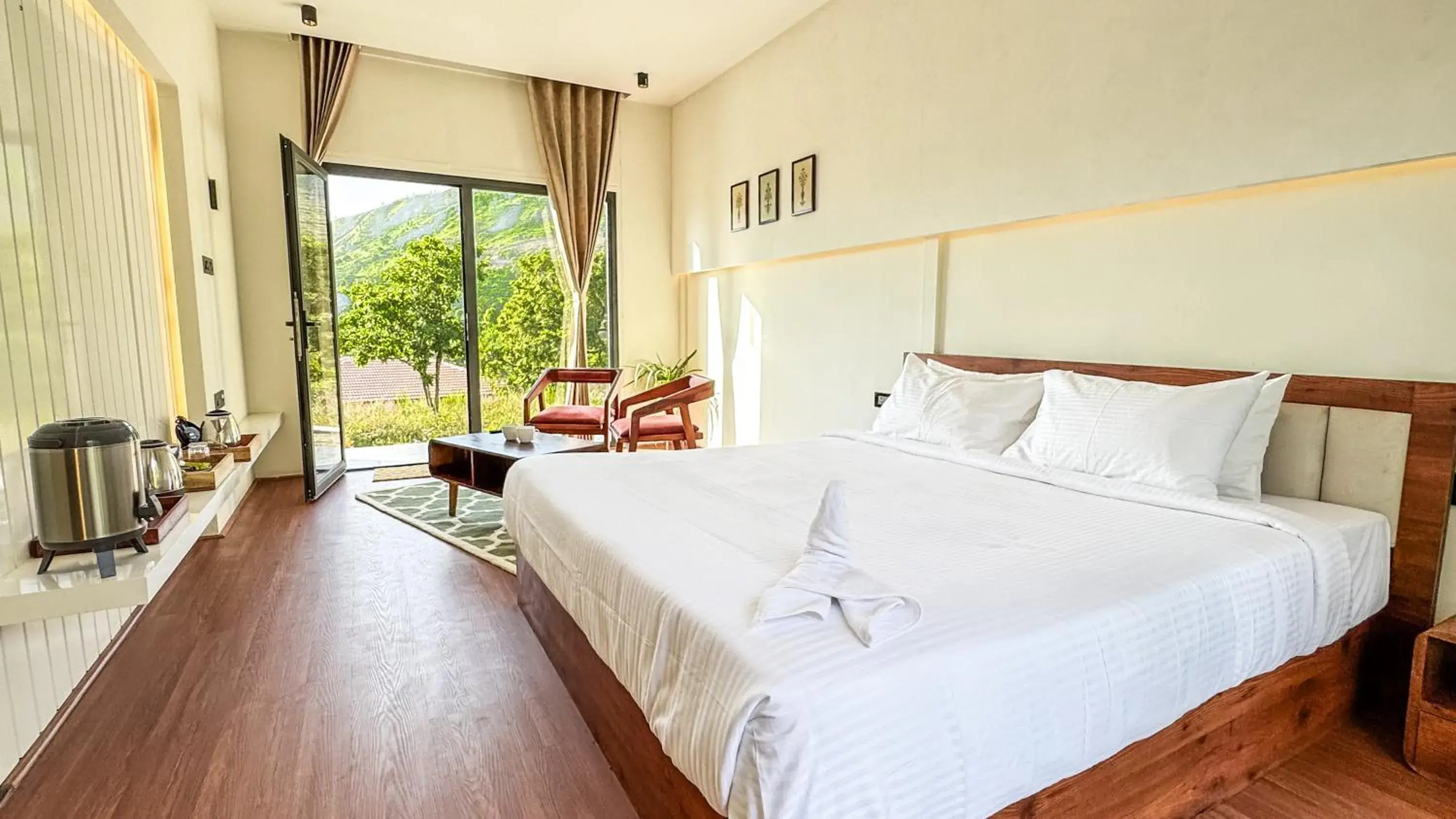 Deluxe Family Room in Tomorrowland Farms and Suites Deluxe Family Room in Tomorrowland Farms and Suites