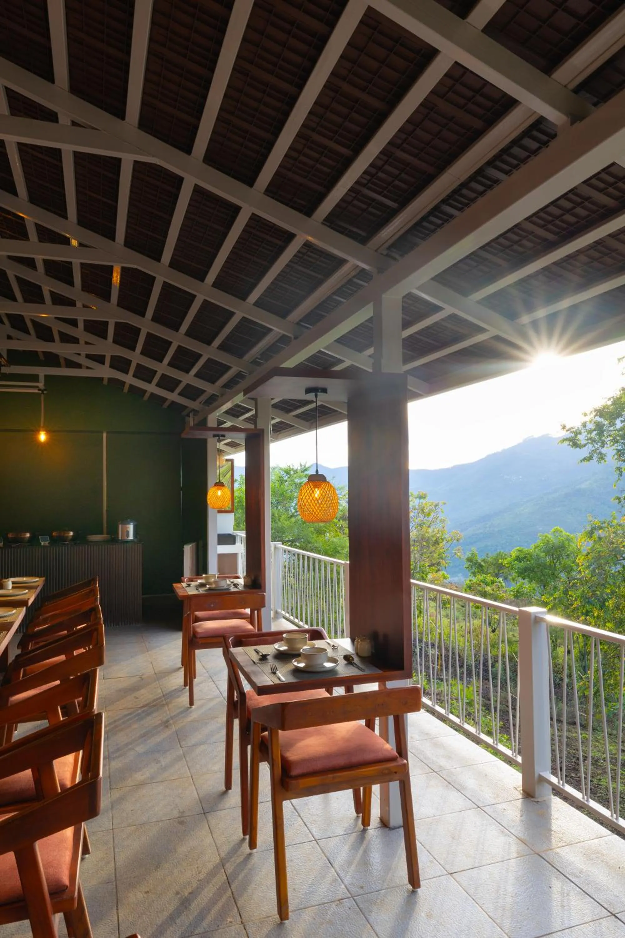 Restaurant/places to eat in Tomorrowland Farms and Suites