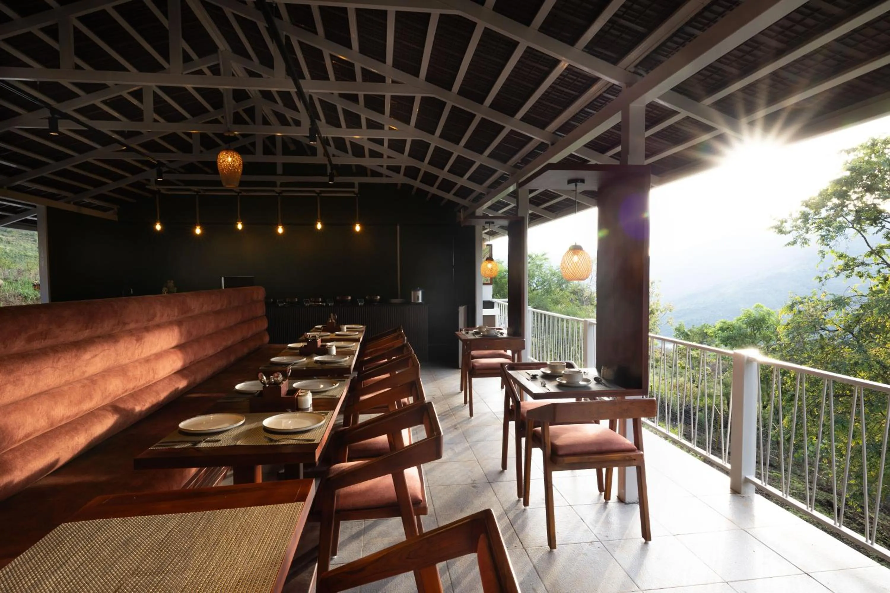 Restaurant/places to eat in Tomorrowland Farms and Suites