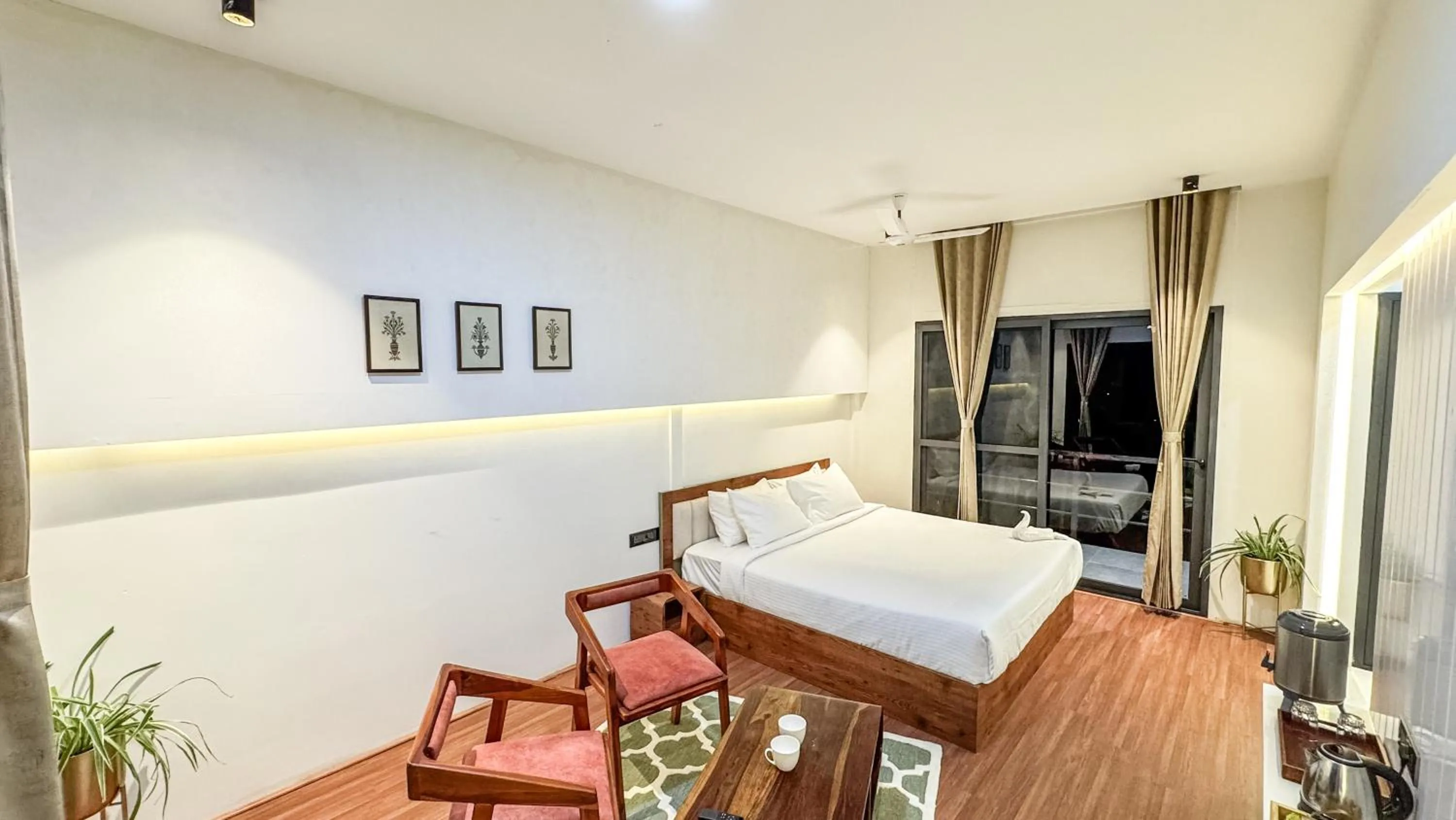 Photo of the whole room in Tomorrowland Farms and Suites