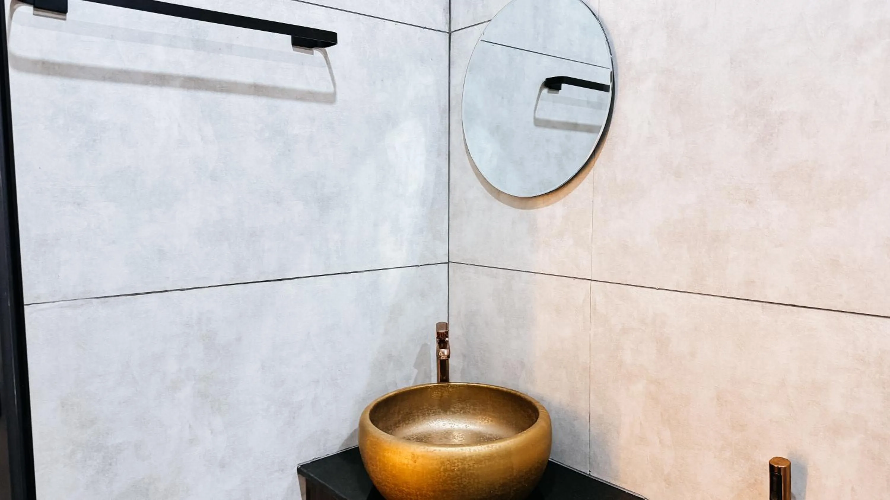 Bathroom in Tomorrowland Farms and Suites