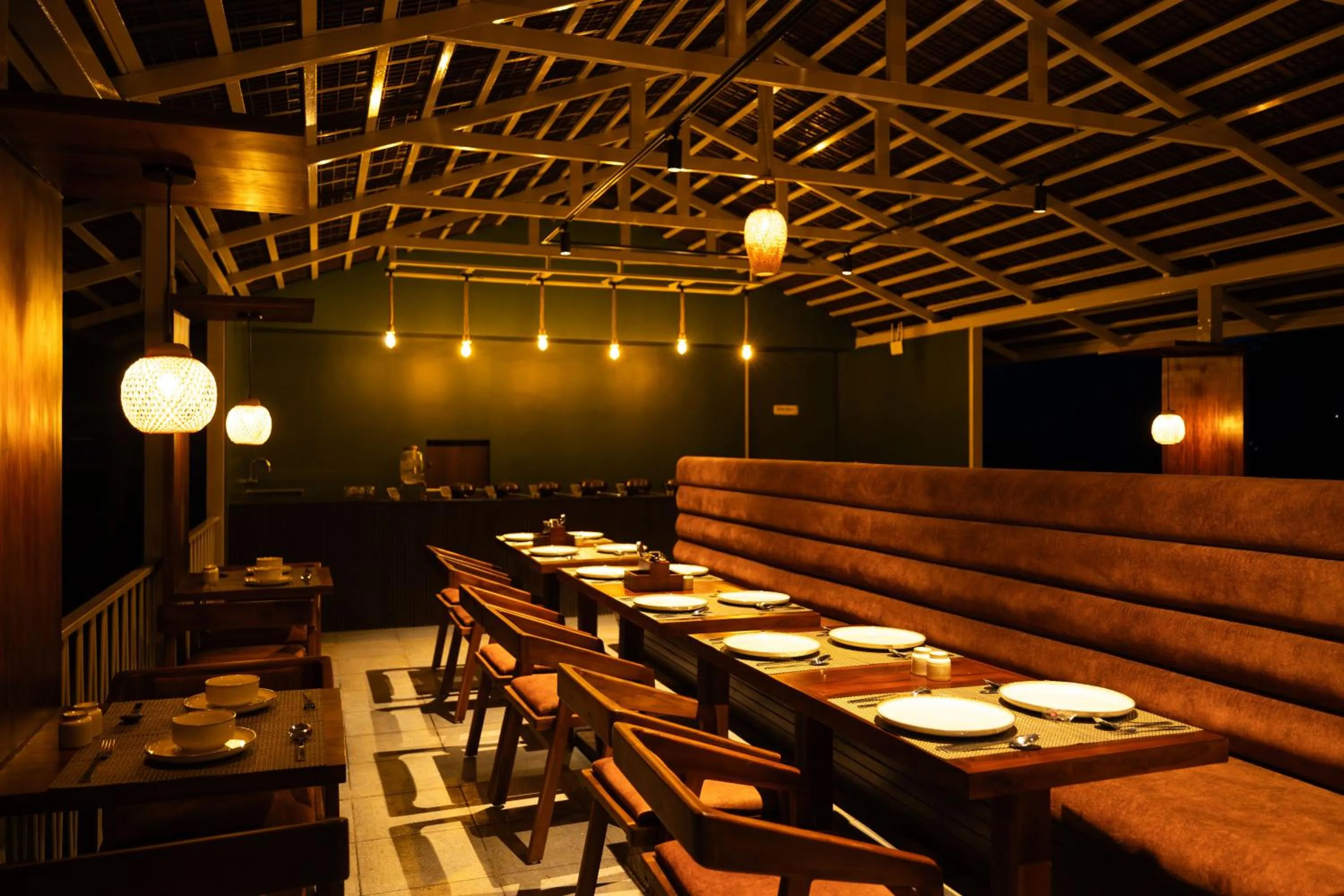 Restaurant/places to eat in Tomorrowland Farms and Suites