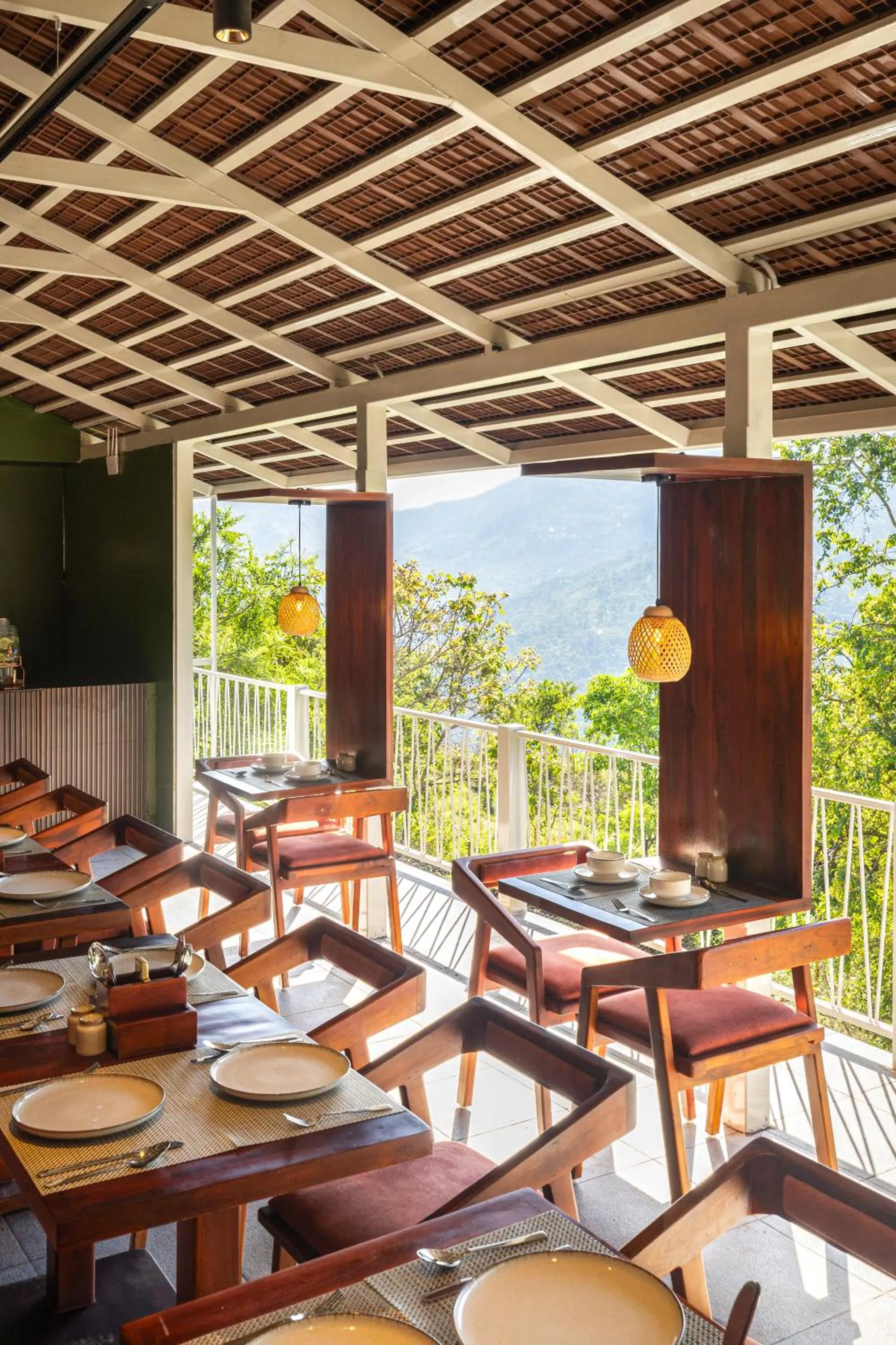 Restaurant/places to eat in Tomorrowland Farms and Suites