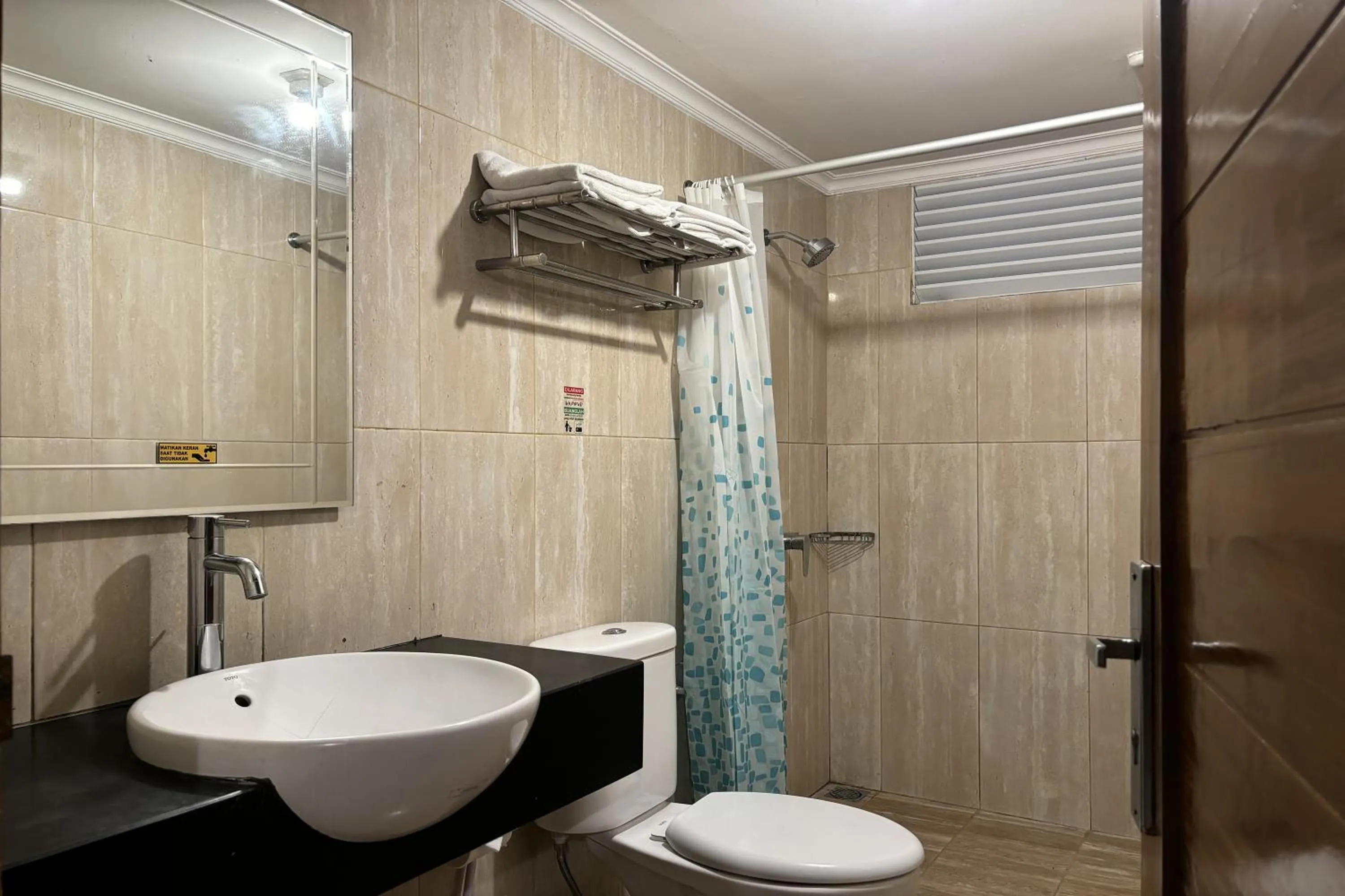 Shower in Hotel Pesona Bamboe Lembang