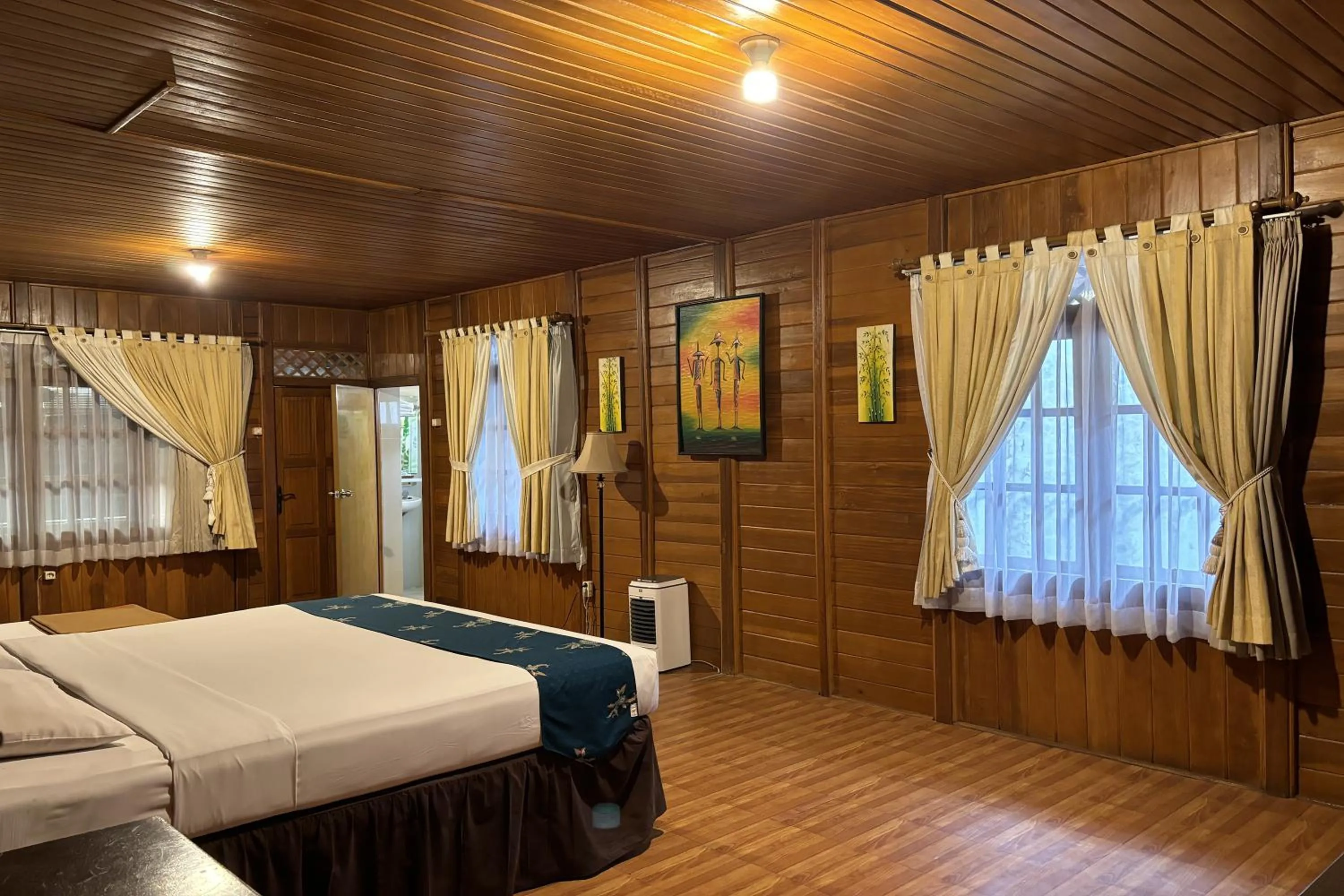 Bed in Hotel Pesona Bamboe Lembang