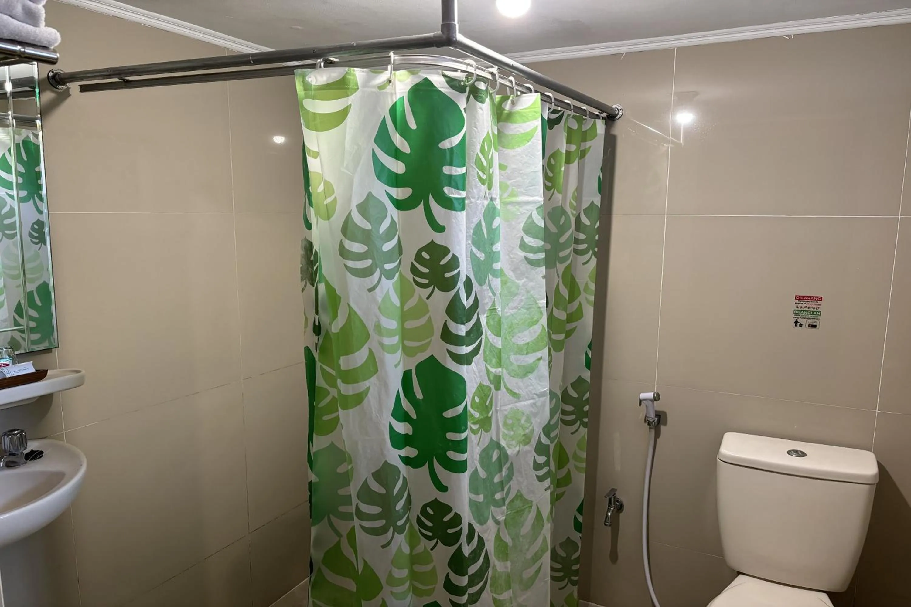 Toilet in Hotel Pesona Bamboe Lembang