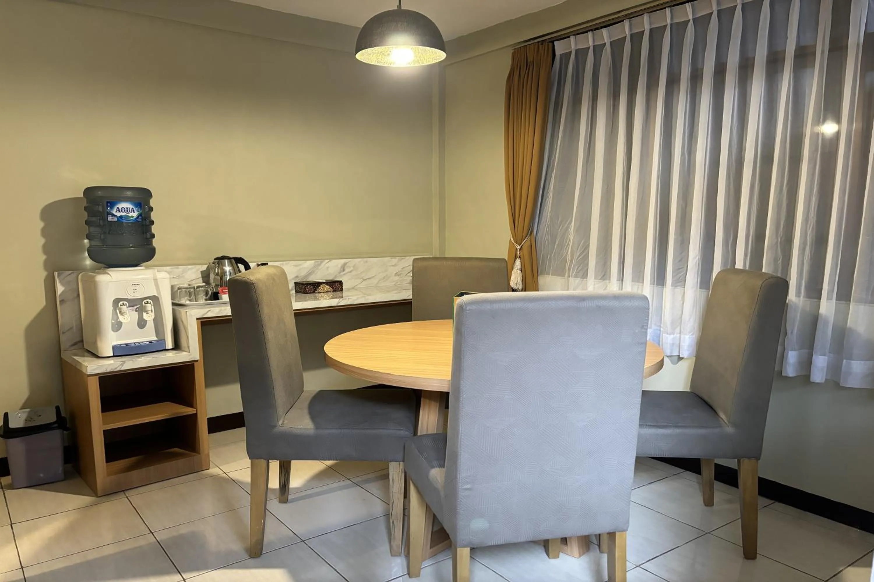 Dining area in Hotel Pesona Bamboe Lembang