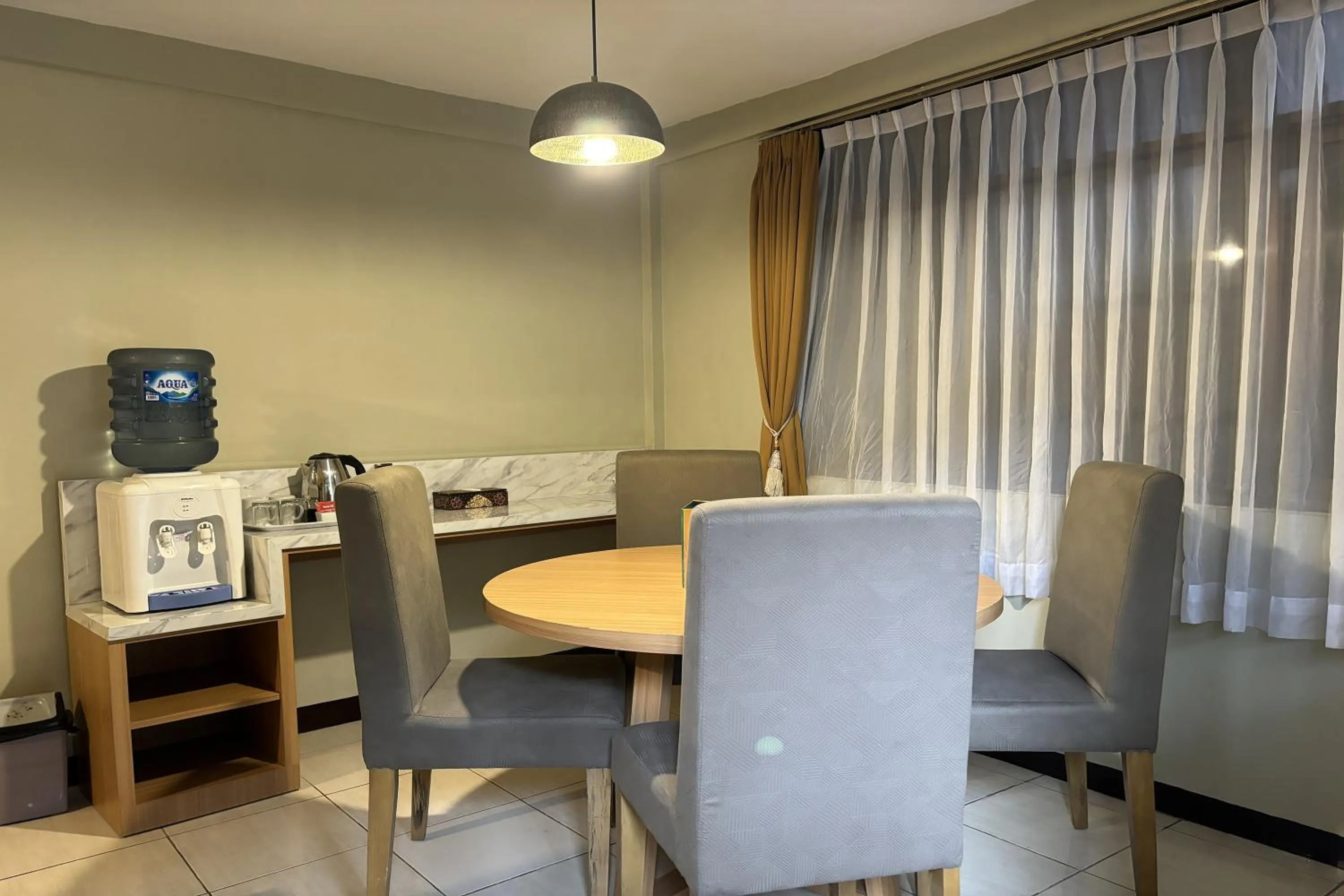 Dining area in Hotel Pesona Bamboe Lembang