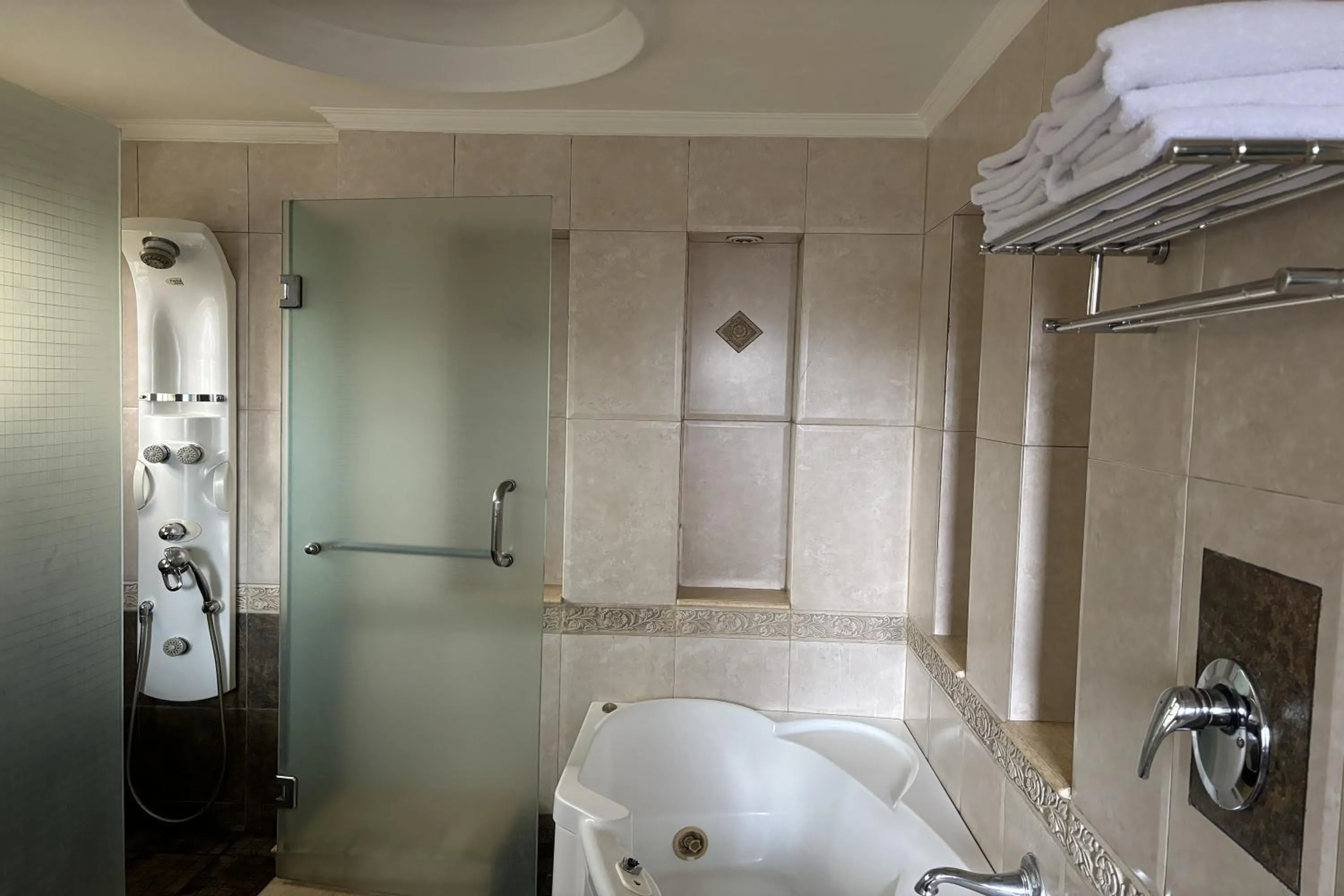 Shower in Hotel Pesona Bamboe Lembang