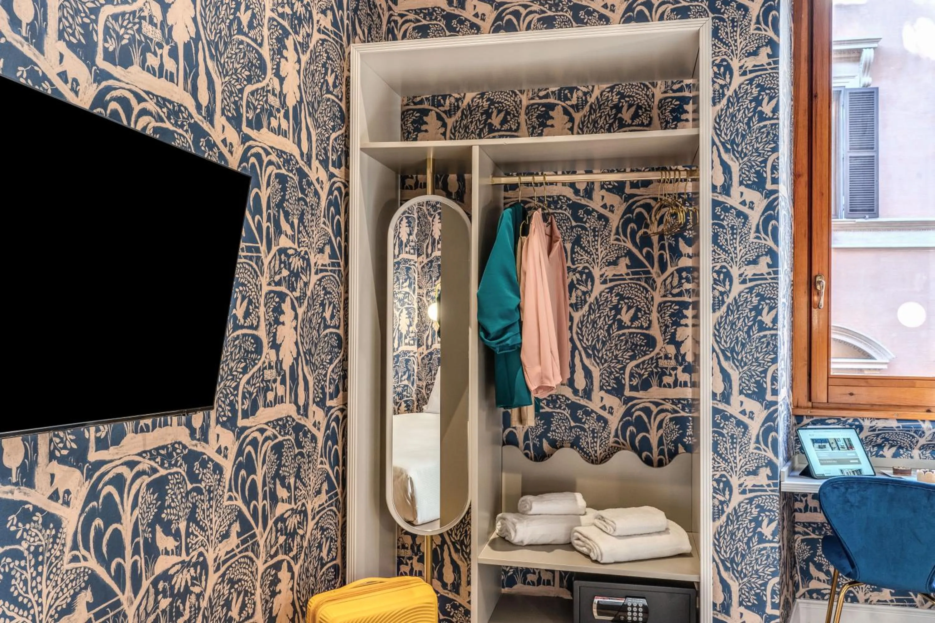 TV and multimedia in Townhouse Condotti 29