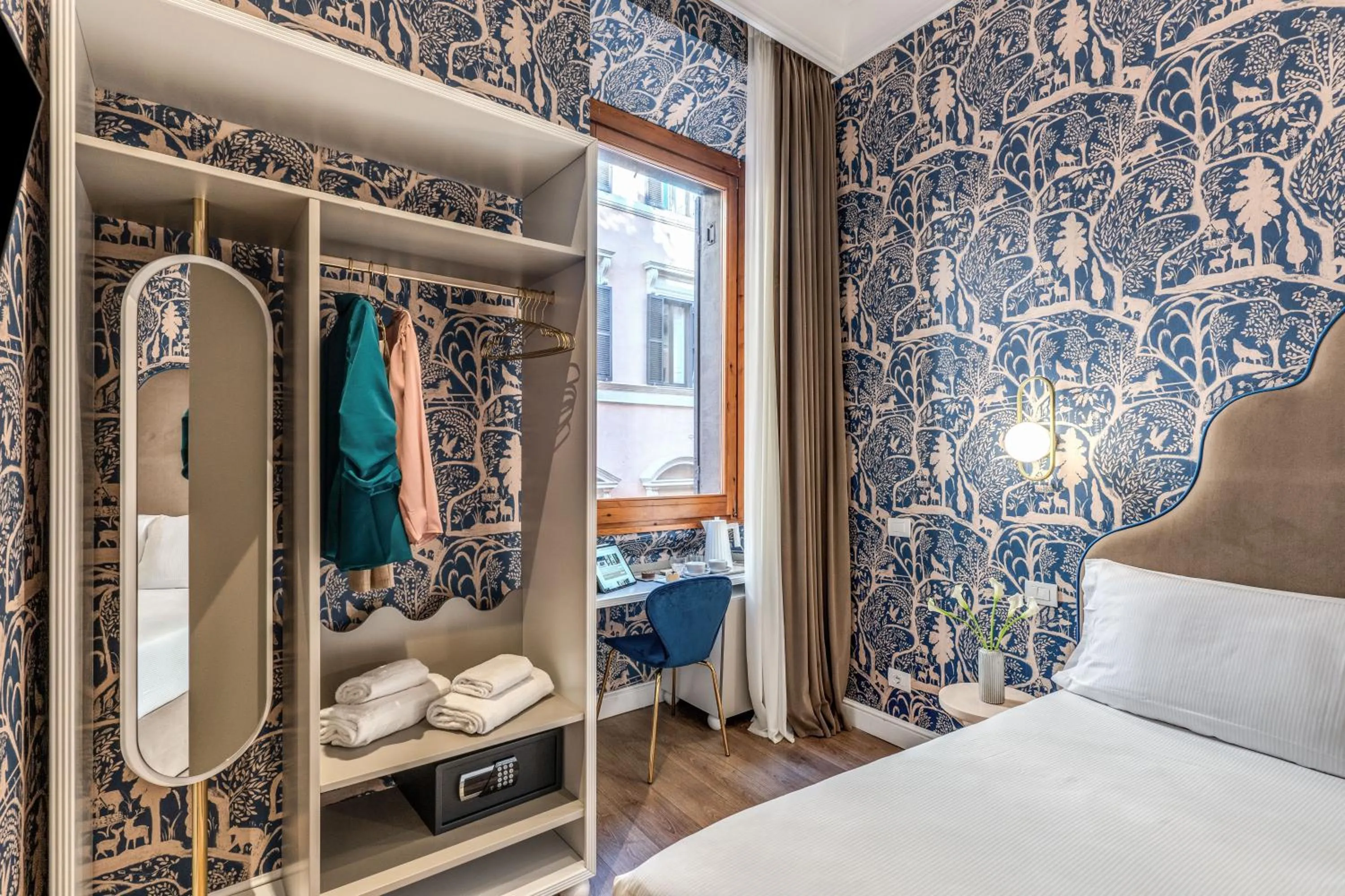 Bed in Townhouse Condotti 29