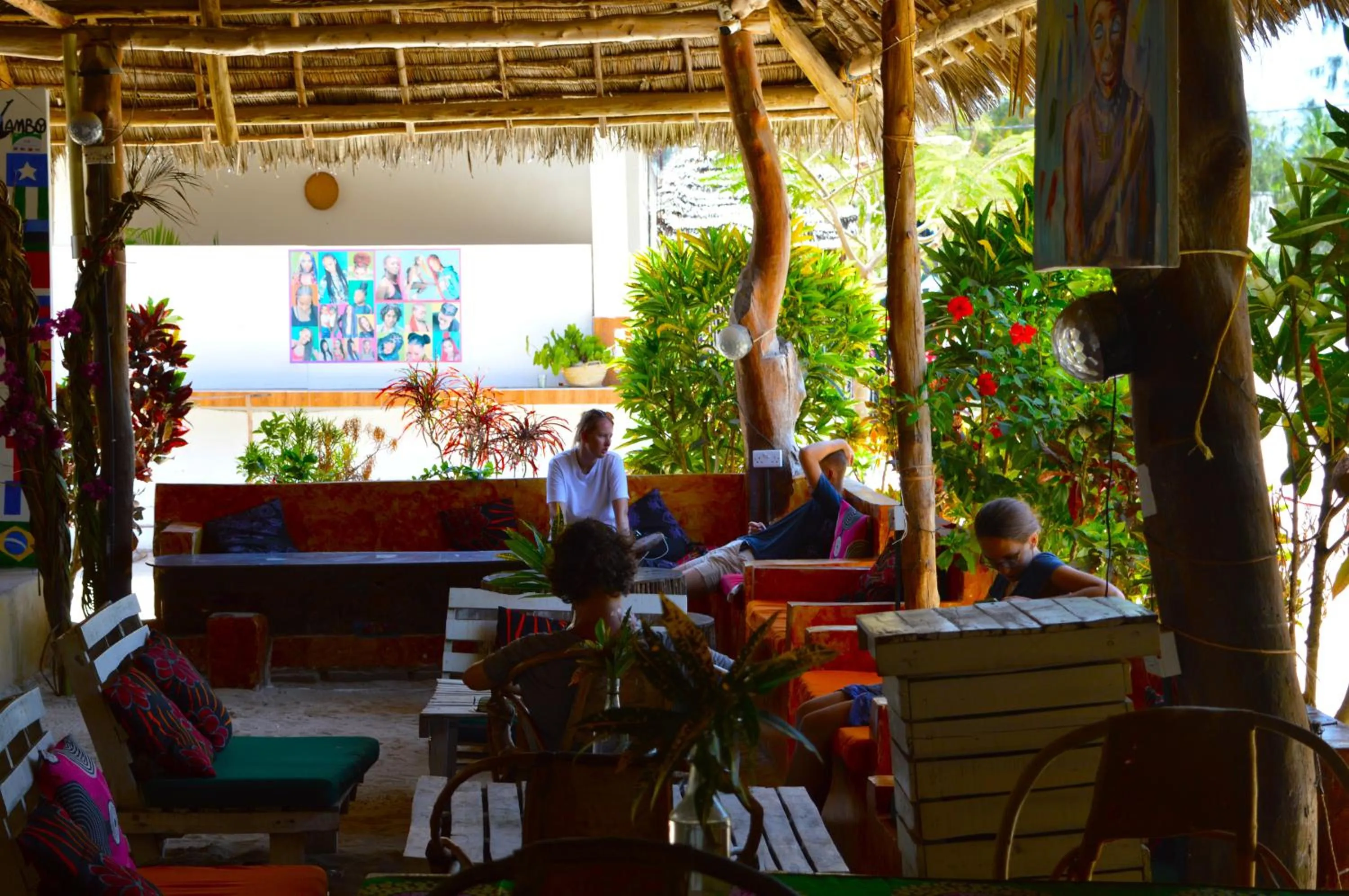 Restaurant/places to eat in New Jambo Bungalows