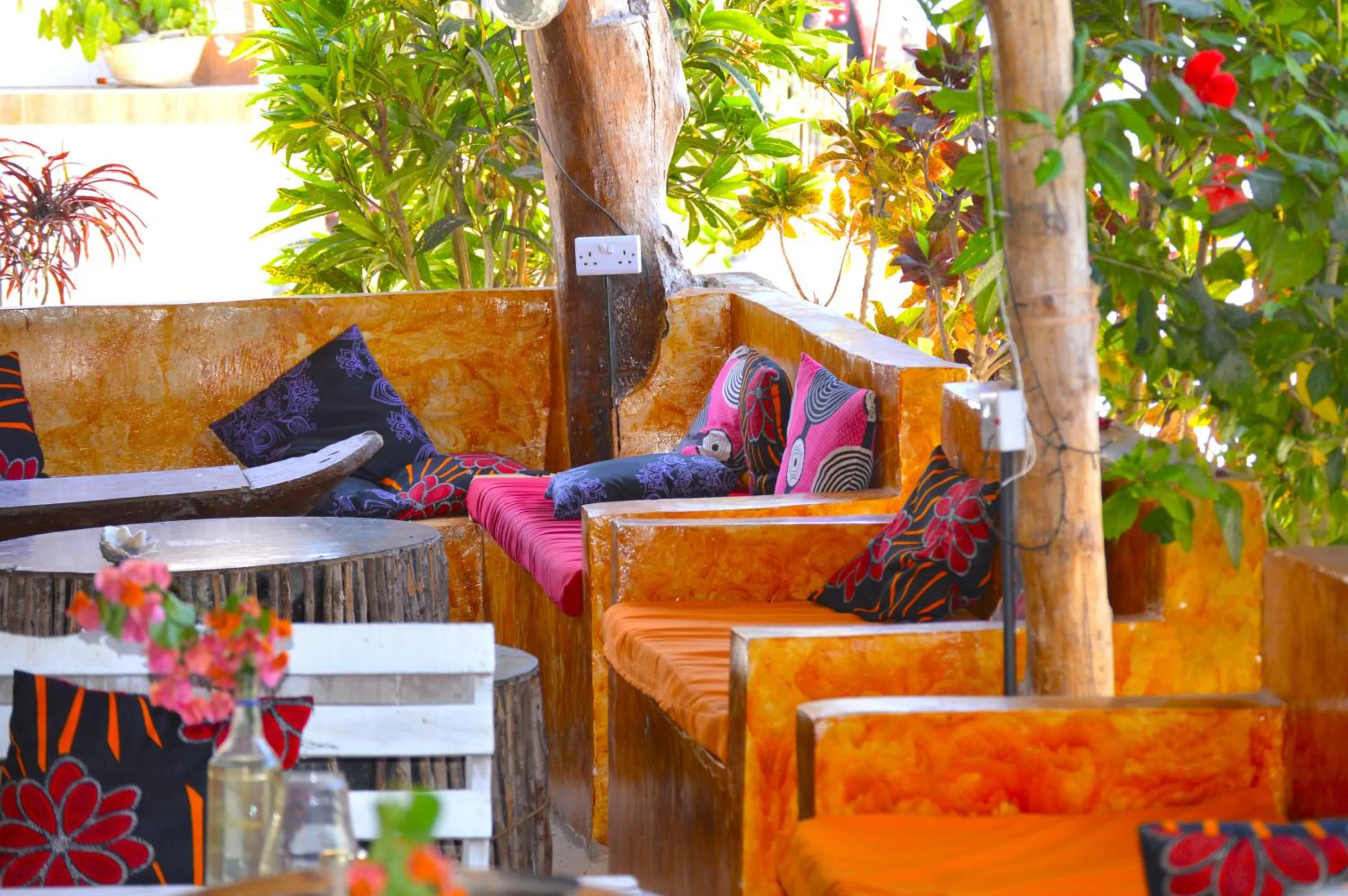 Restaurant/places to eat in New Jambo Bungalows