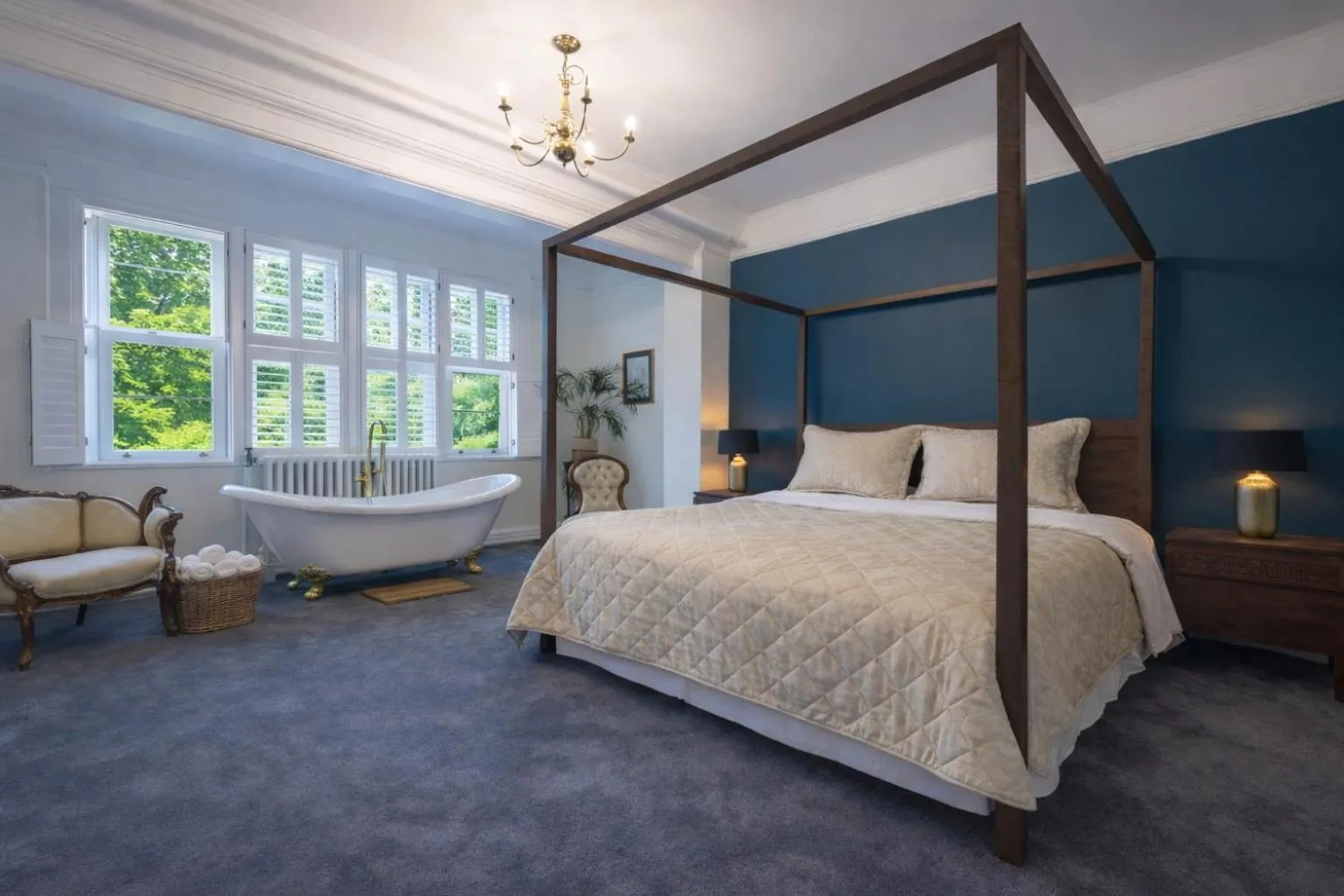 Bedroom, Bed in Willingham House Hotel