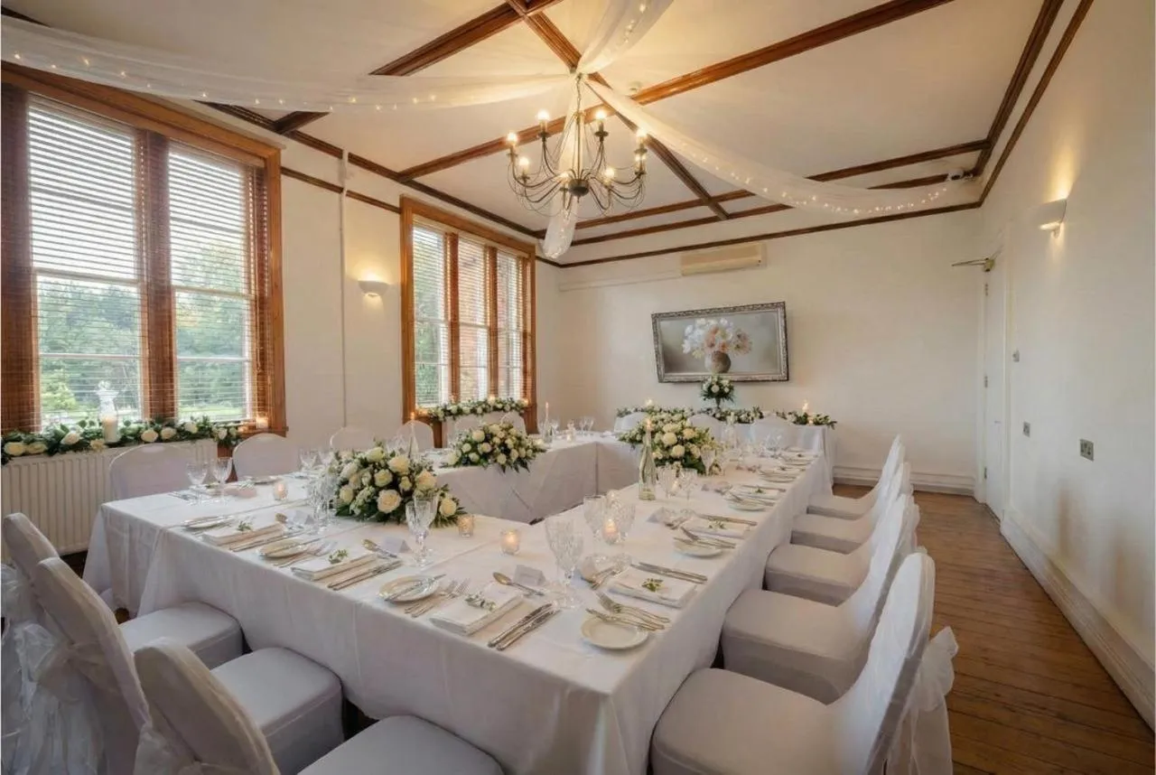 Dining area in Willingham House Hotel