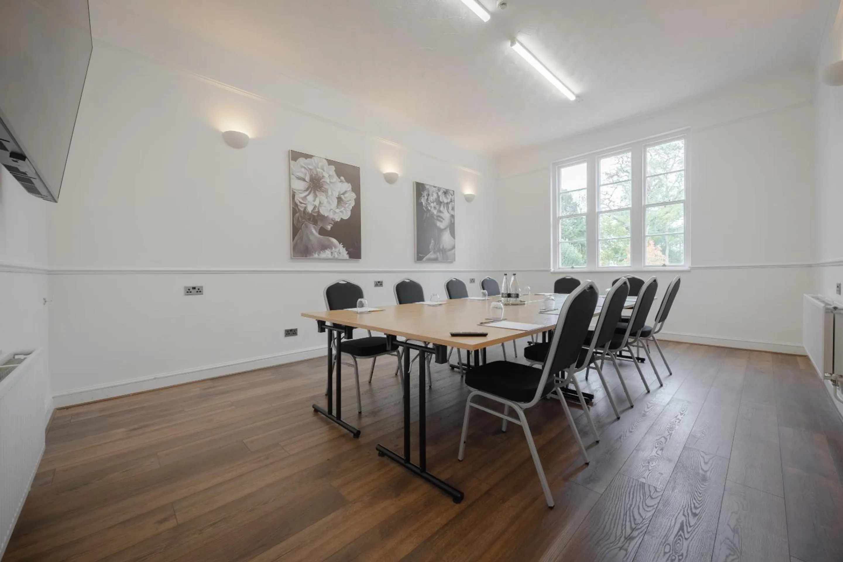 Meeting/conference room in Willingham House Hotel